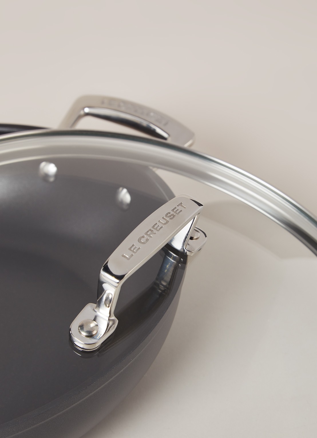 Le Creuset Les Forgées sauteerpan Ø28 cm - detail 3 zwart