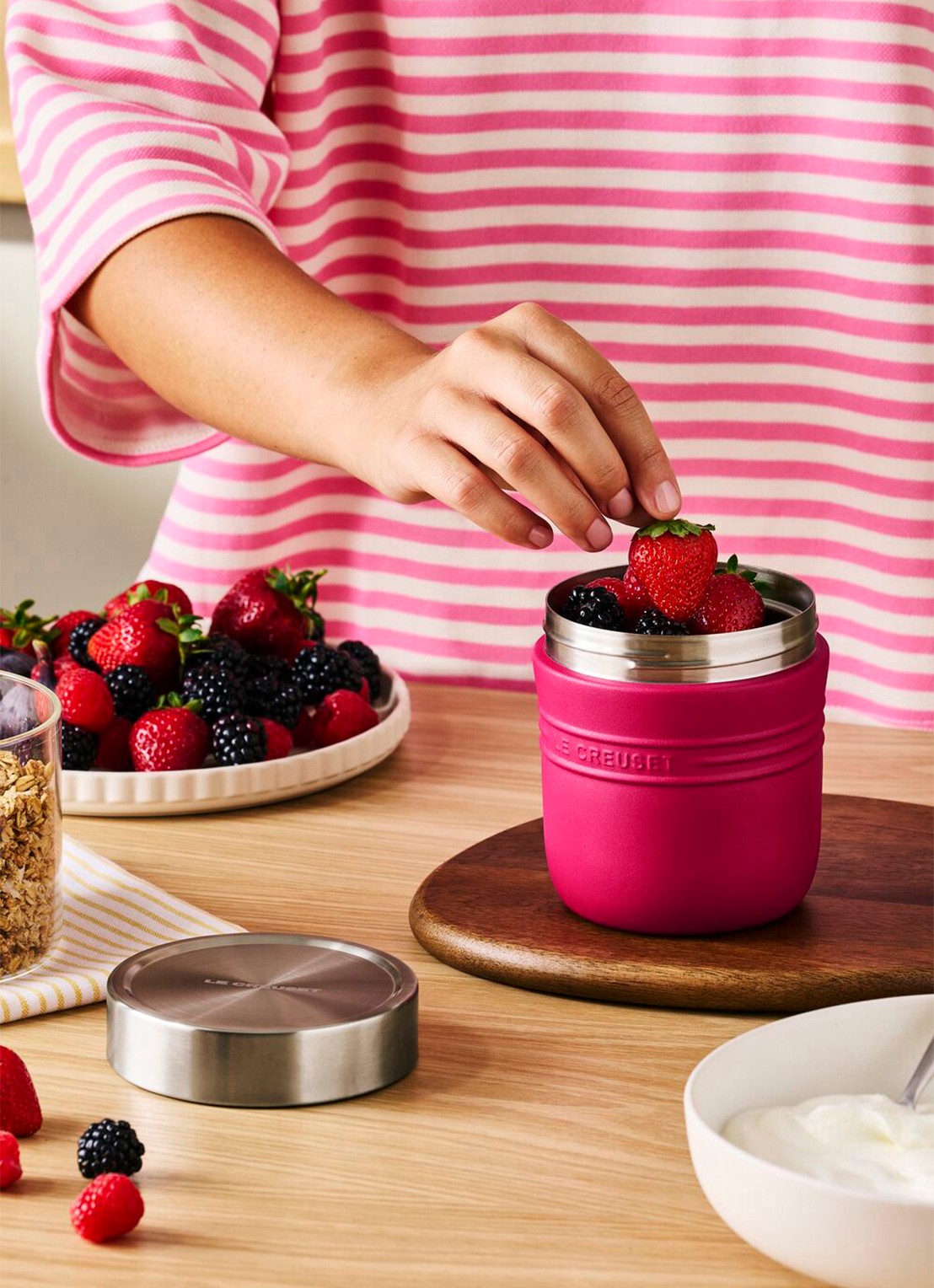 Le Creuset On The Go lunchbeker 0,5 liter - detail 4 roze