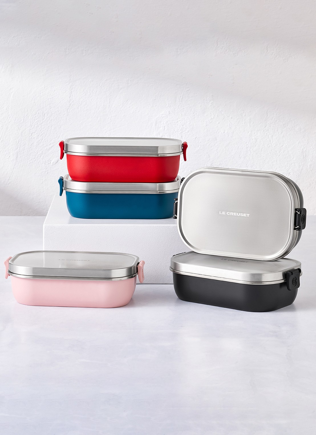 Le Creuset On The Go lunchbox 0,9 liter - voorkant 2 roze