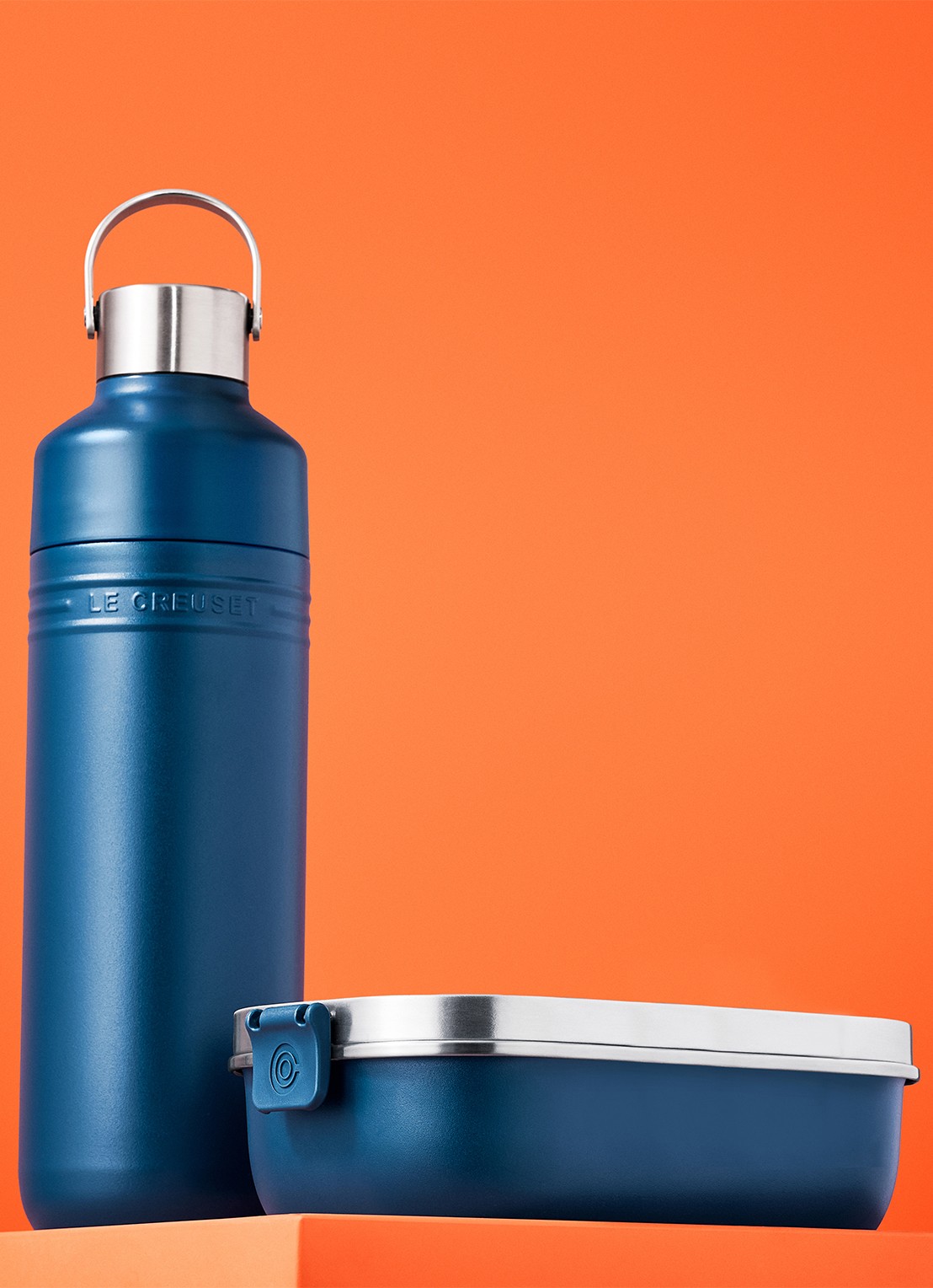 Le Creuset On The Go waterfles 1 liter - voorkant 7 royalblauw