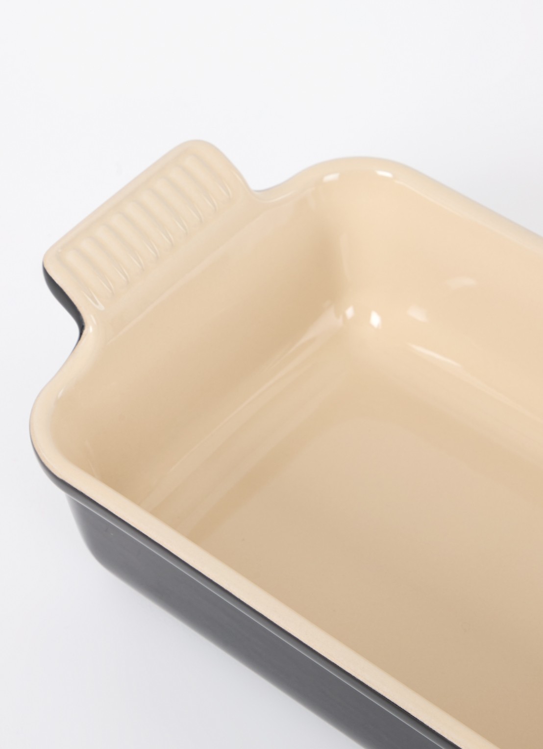 Le Creuset Ovenschaal 25 cm - voorkant 2 ebbenzwart / zwart