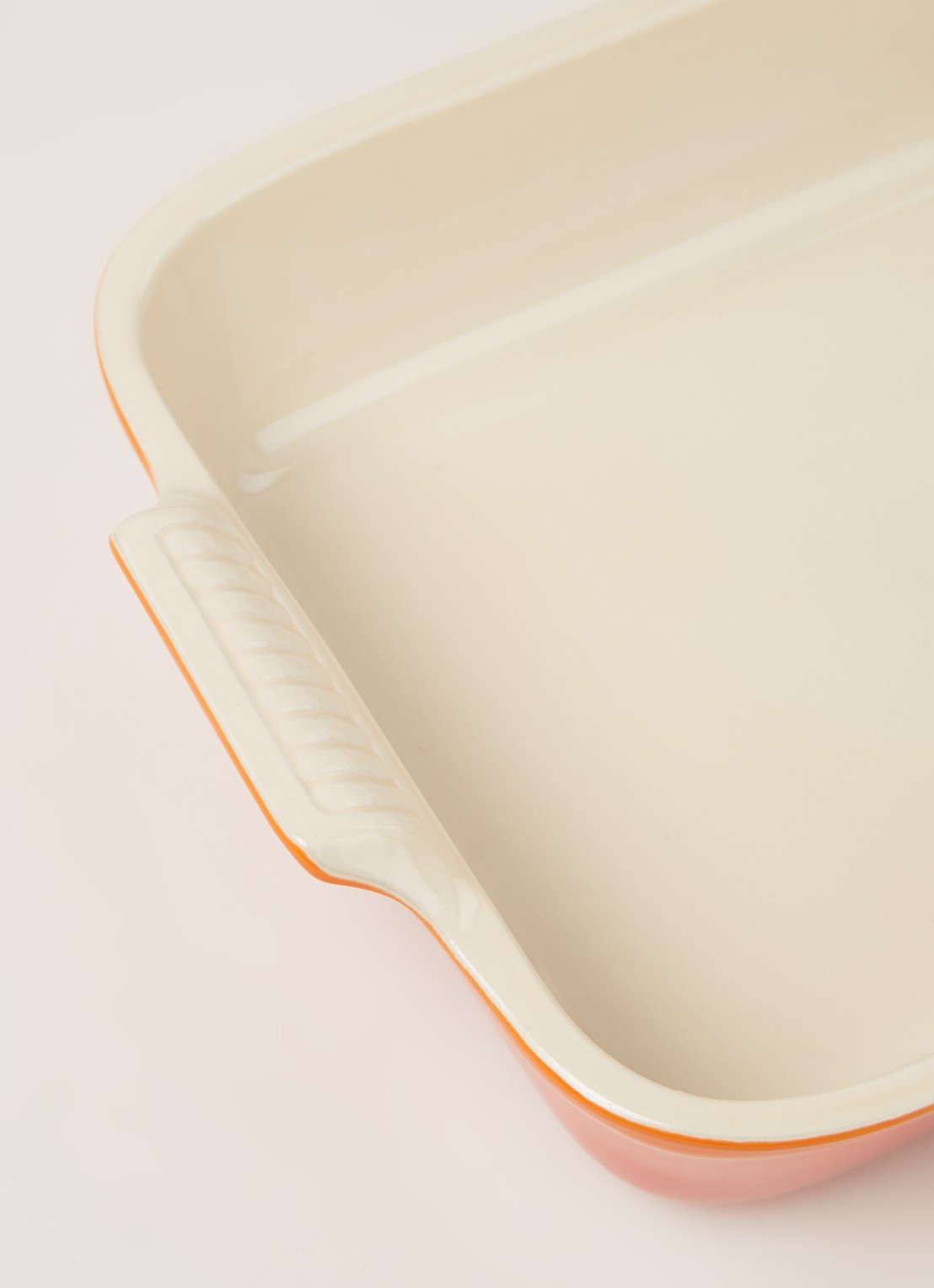 Le Creuset Ovenschaal 32 cm - detail oranjerood / oranje