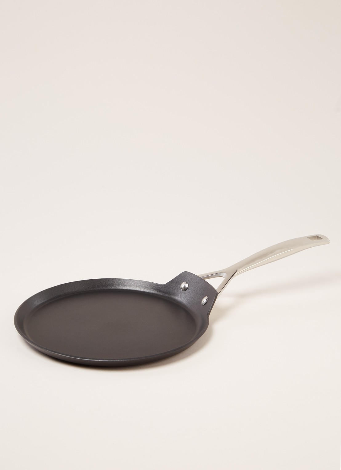 Le Creuset Pannenkoekenpan Ø24 cm - voorkant 2 zwart