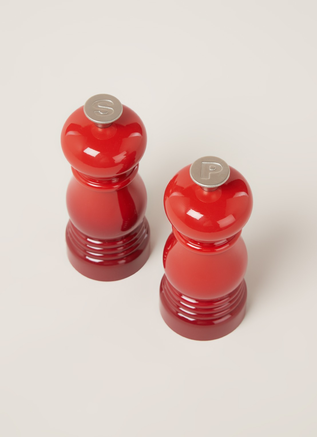 Le Creuset Peper- en zoutmolen 11 cm 2-delig - detail 3 kersenrood / rood
