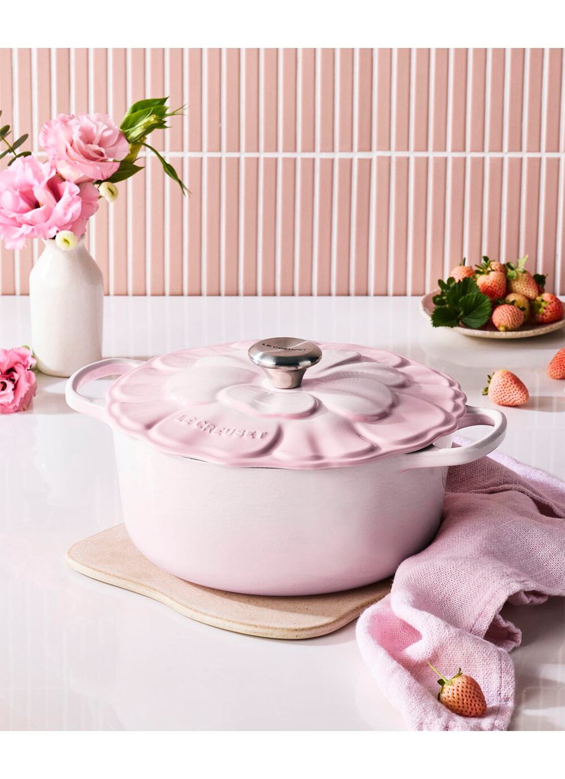 Le Creuset Signature braadpan 26 cm - detail 4 lichtroze