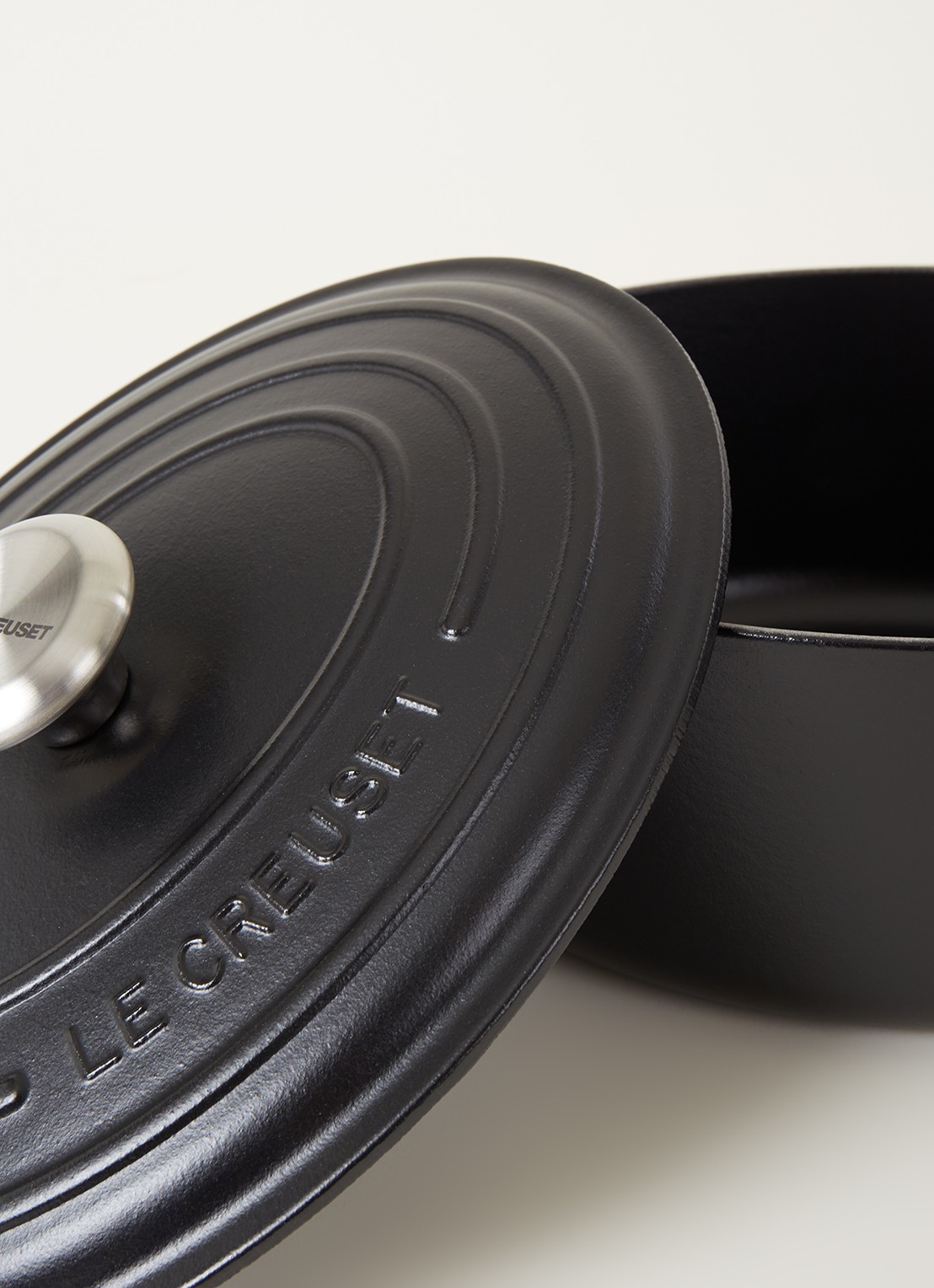 Le Creuset Signature braadpan 29 cm - detail mat zwart / zwart