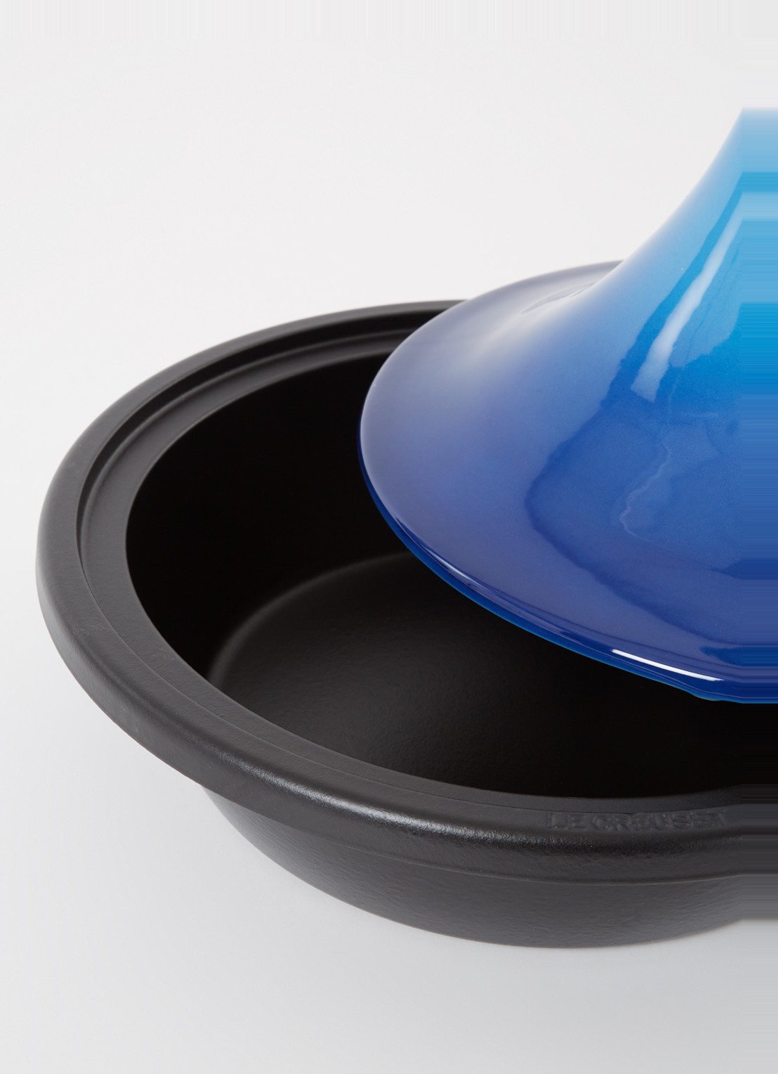 Le Creuset Tajine 31 cm - voorkant 2 azure / blauw
