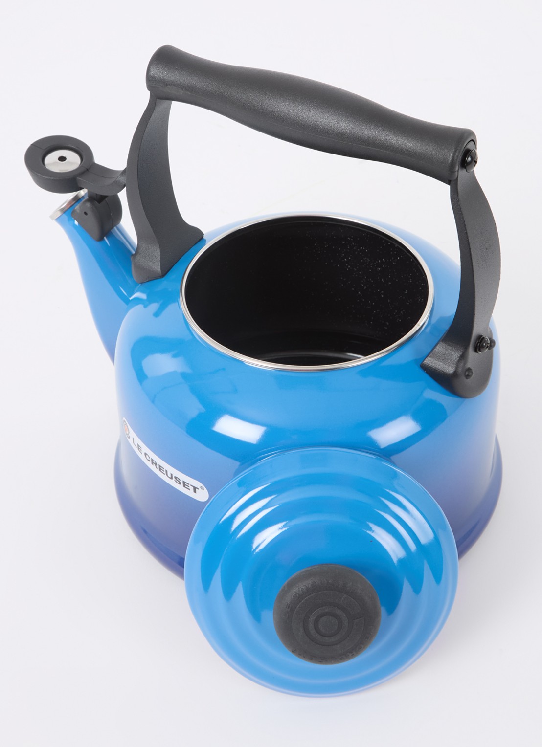 Le Creuset Tradition fluitketel 2,1 liter - detail azure / blauw