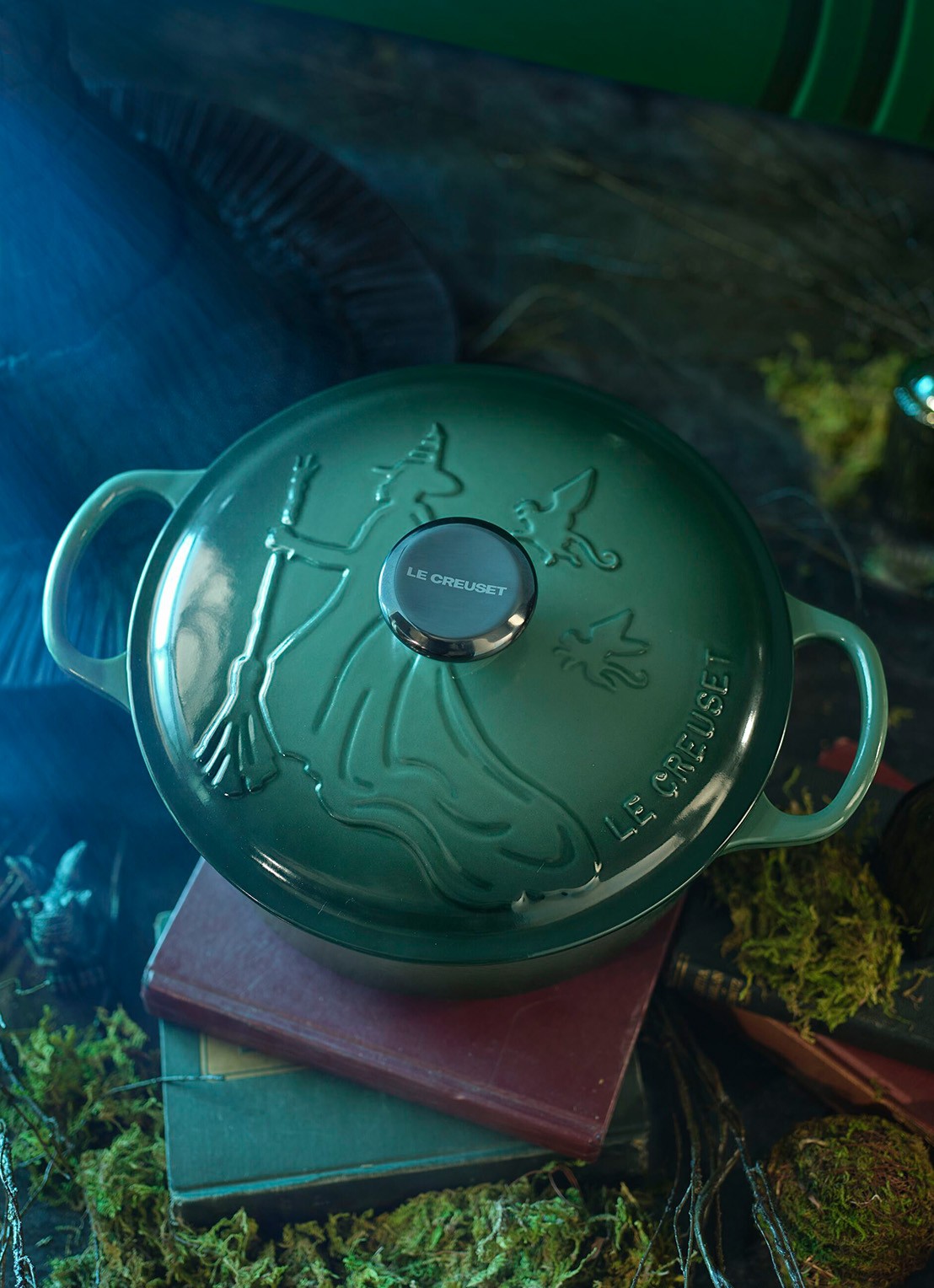 Le Creuset Wicked Elphaba braadpan 24 cm - limited edition - voorkant 2 groen