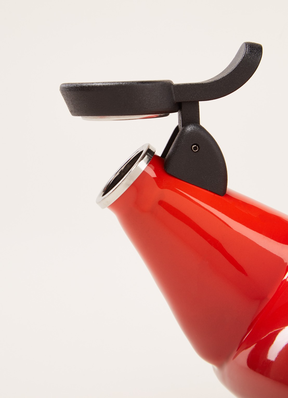 Le Creuset Zen fluitketel 1,5 liter - detail 3 kersenrood / rood