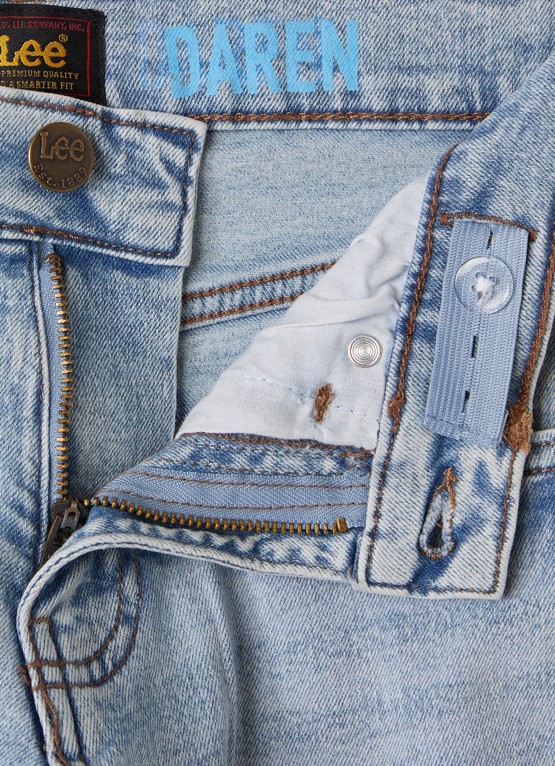 LEE Darren straight leg jeans met stretch - detail lichtblauw