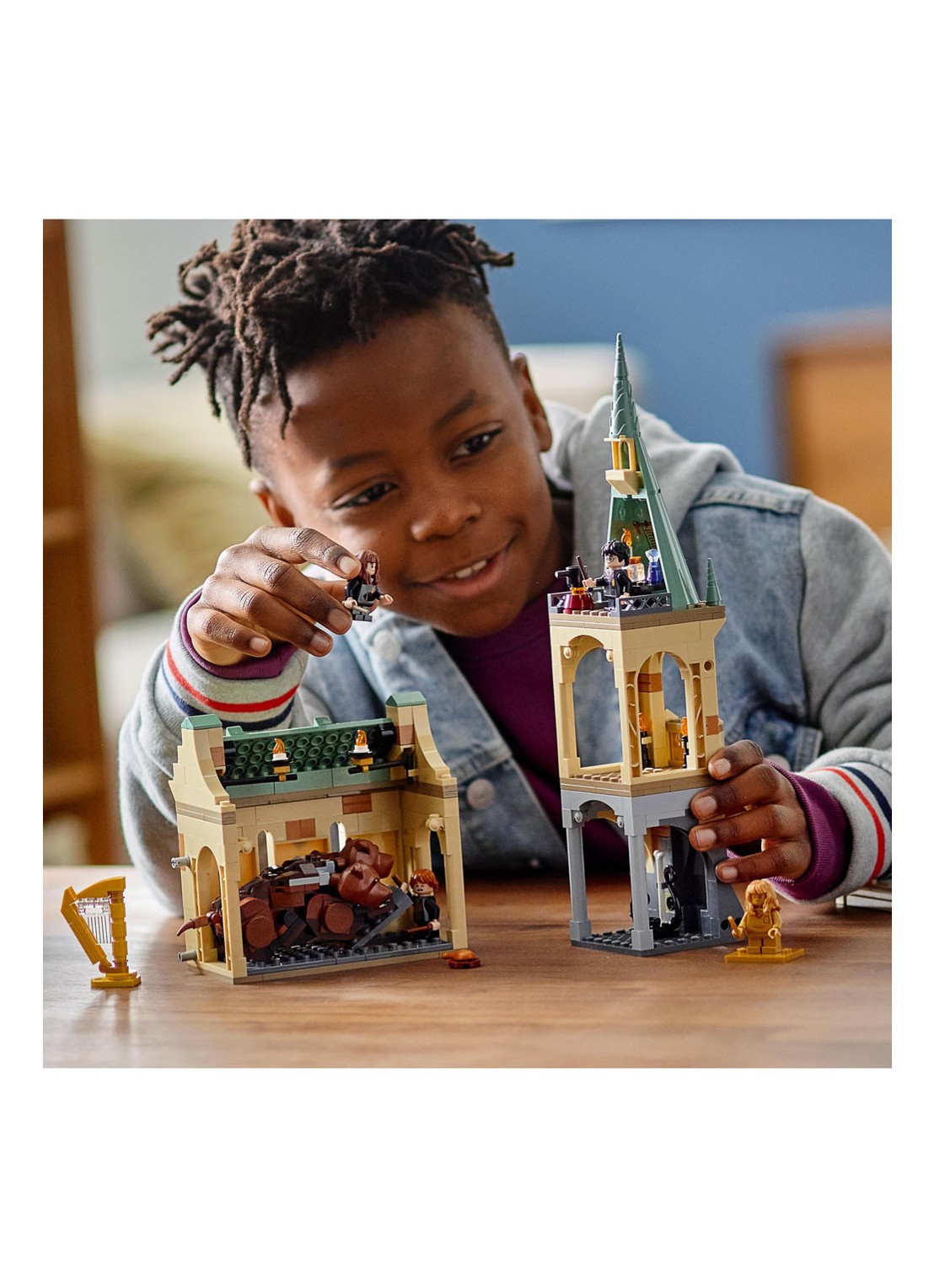 LEGO Harry Potter Zweinstein: Pluizige ontmoeting - 76387 - detail 5 bruin