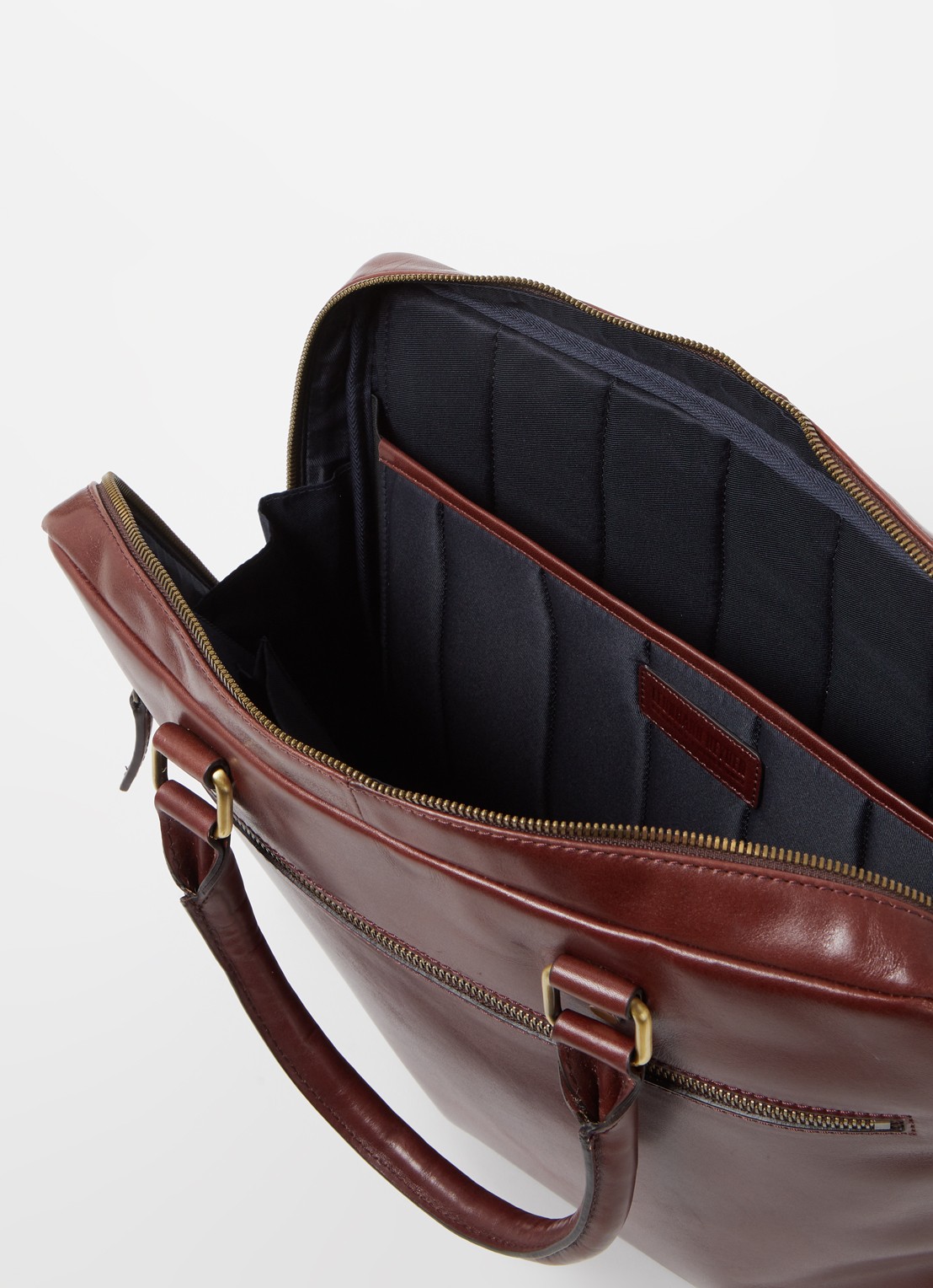 Leonhard Heyden Cambridge S businesstas van leer met 11 inch laptopvak - detail 2 roodbruin