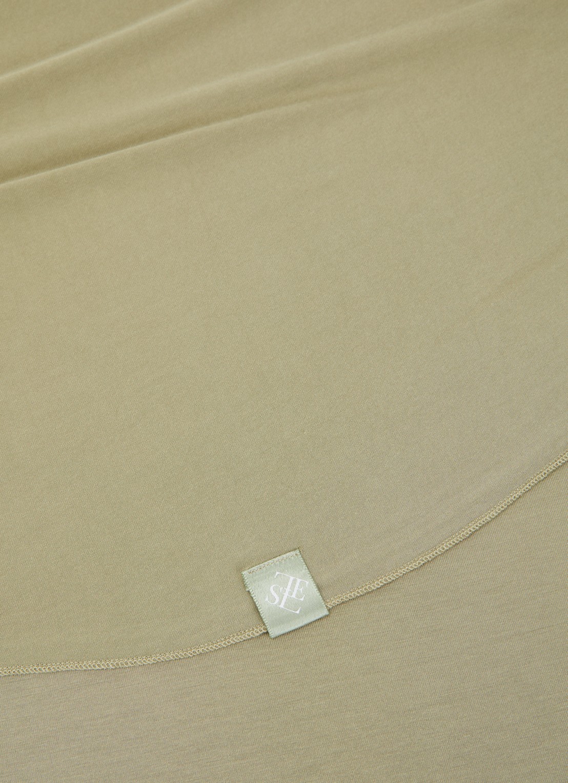 LES Atelier Bamboo Jersey hoofddoek 180 x 82 cm - detail 4 mosgroen