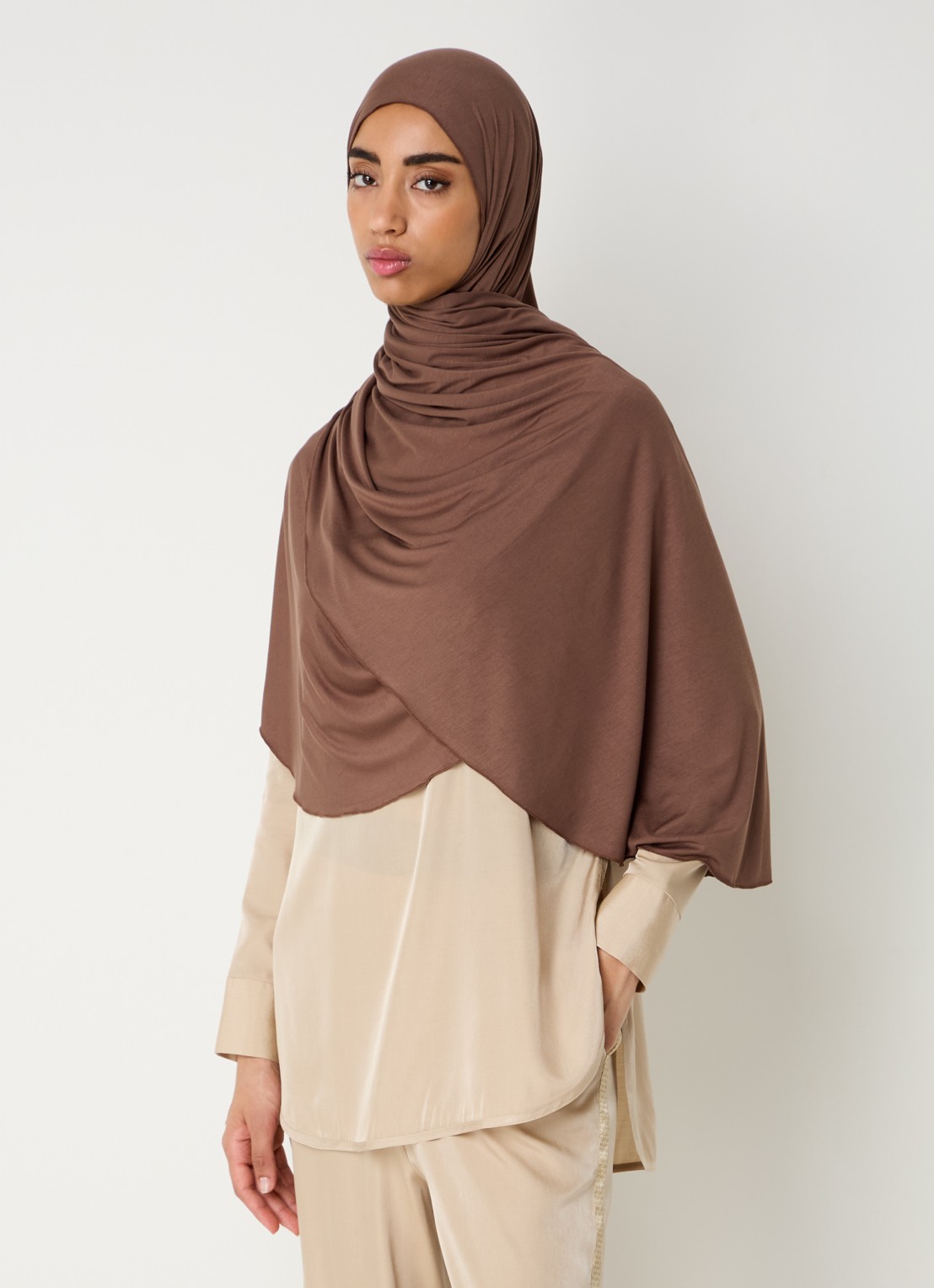 LES Atelier Bamboo Jersey hoofddoek 180 x 82 cm - voorkant 2 bruin
