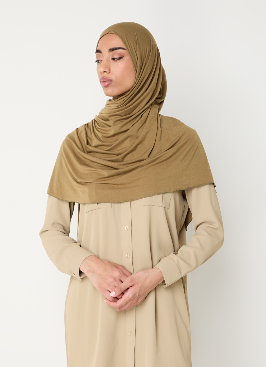 LES Atelier Bamboo Jersey hoofddoek 180 x 82 cm - voorkant 2 olijfgroen