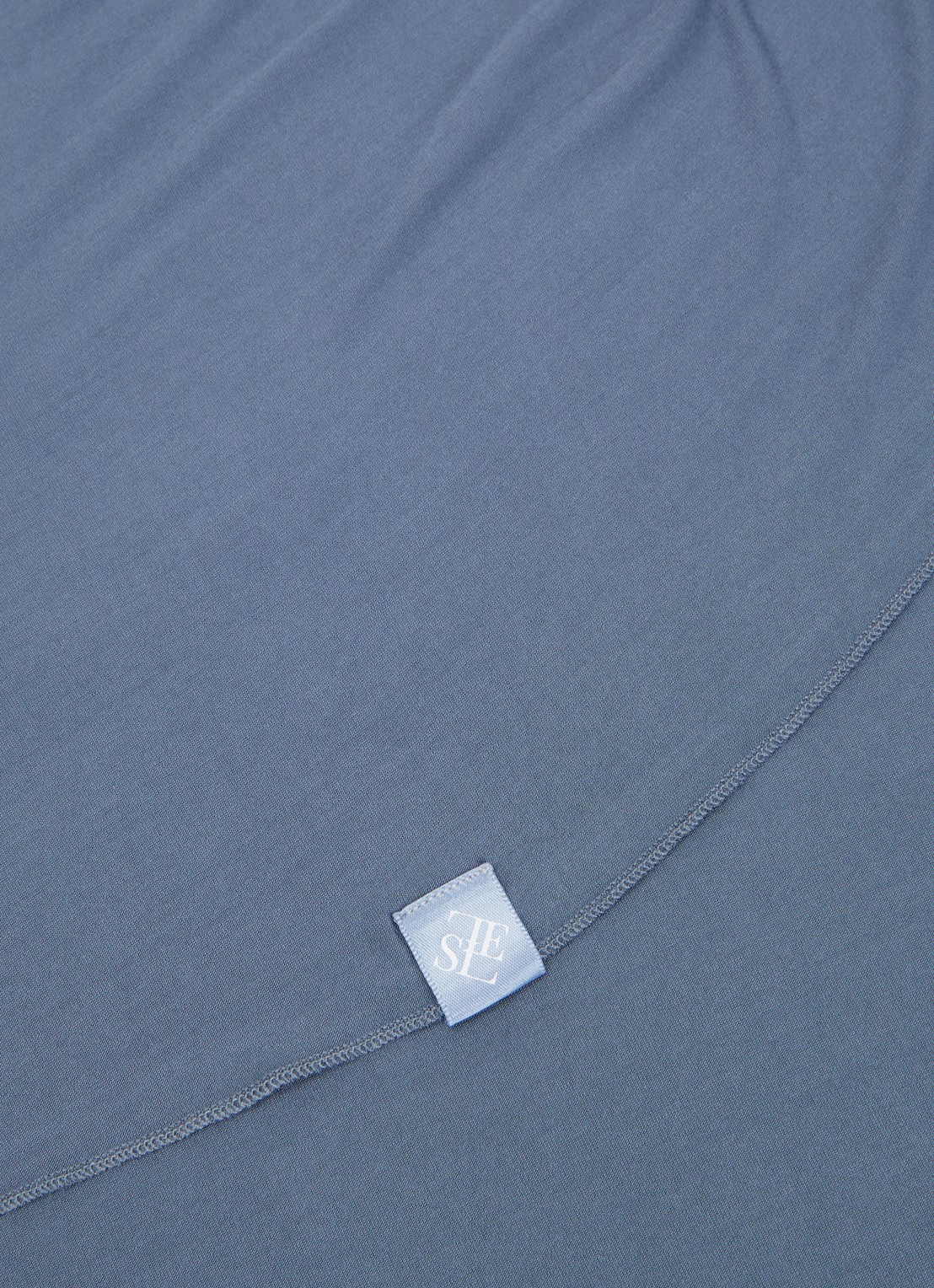 LES Atelier Bamboo Jersey hoofddoek 180 x 82 cm - detail 2 indigo