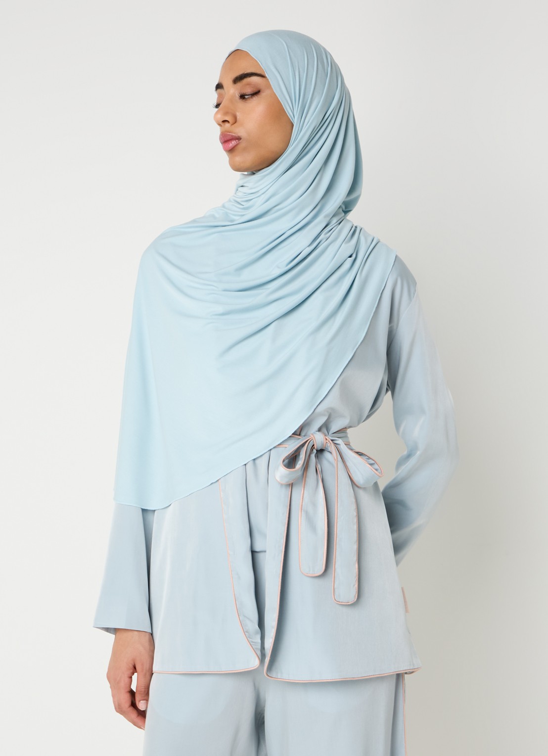 LES Atelier Bamboo Jersey hoofddoek 180 x 82 cm - voorkant 4 lichtblauw
