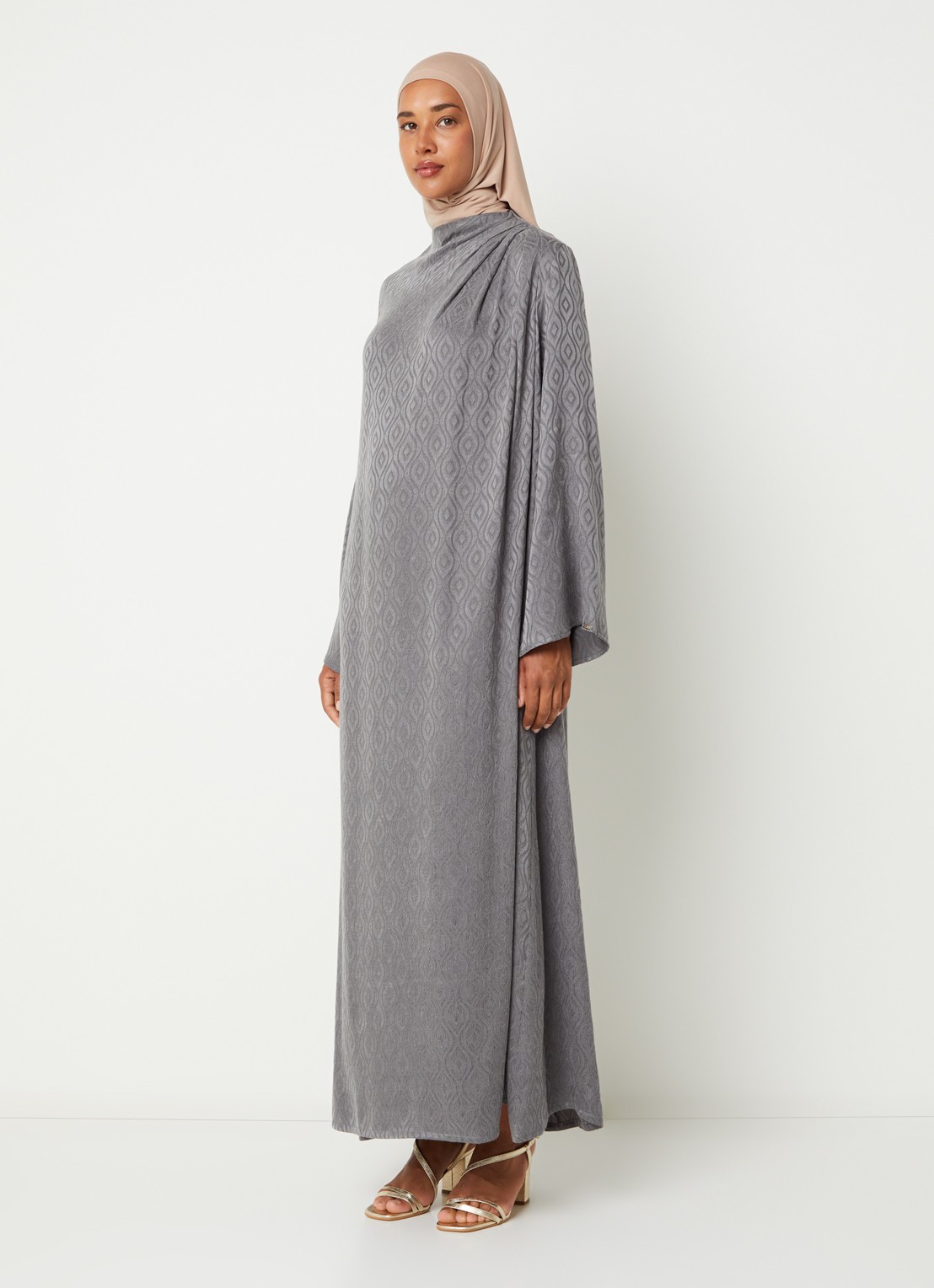 LES Atelier Zineb maxi jurk met structuur - detail 2 grijs