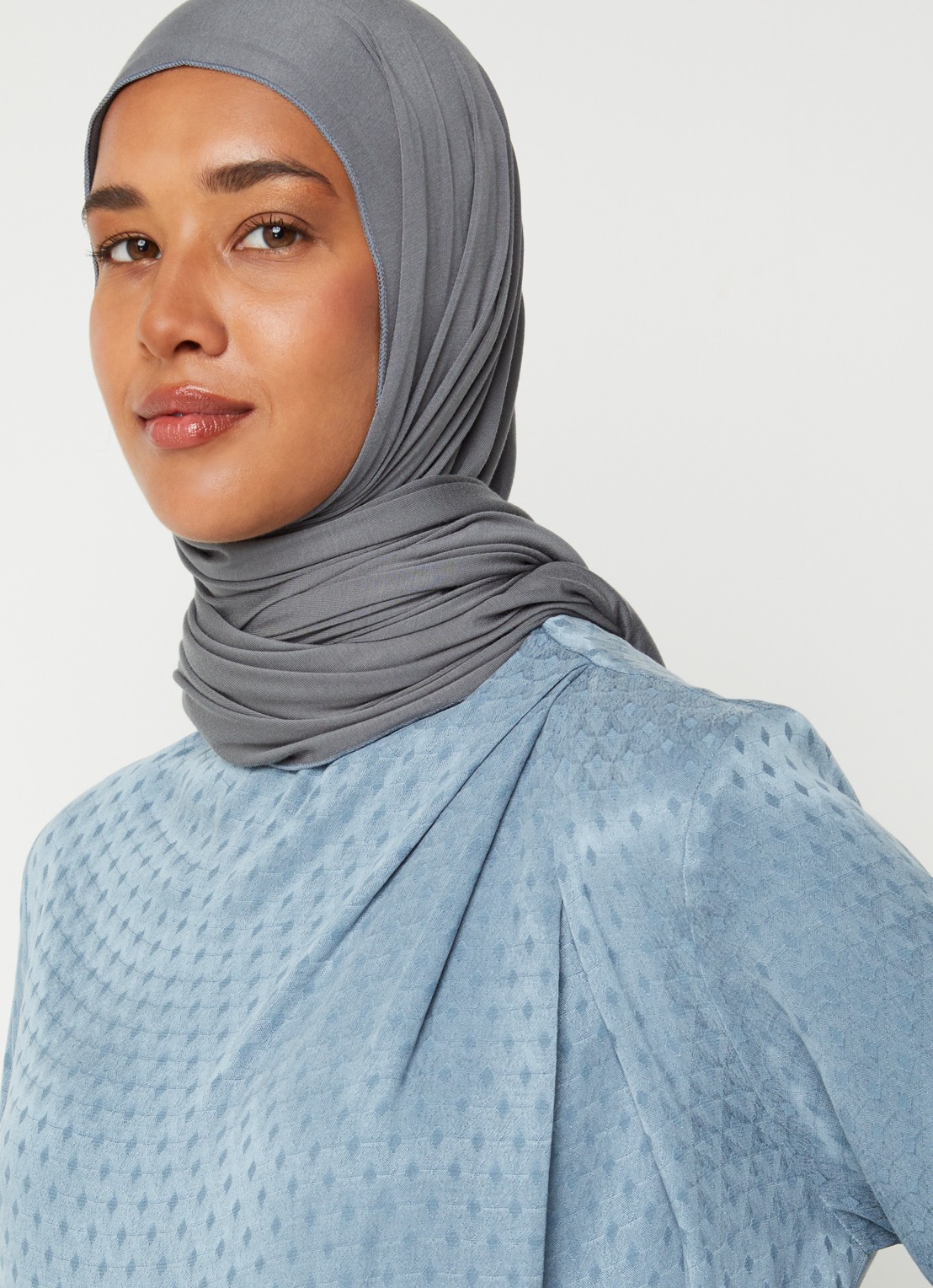 LES Atelier Zineb maxi jurk met structuur - detail 2 staalblauw