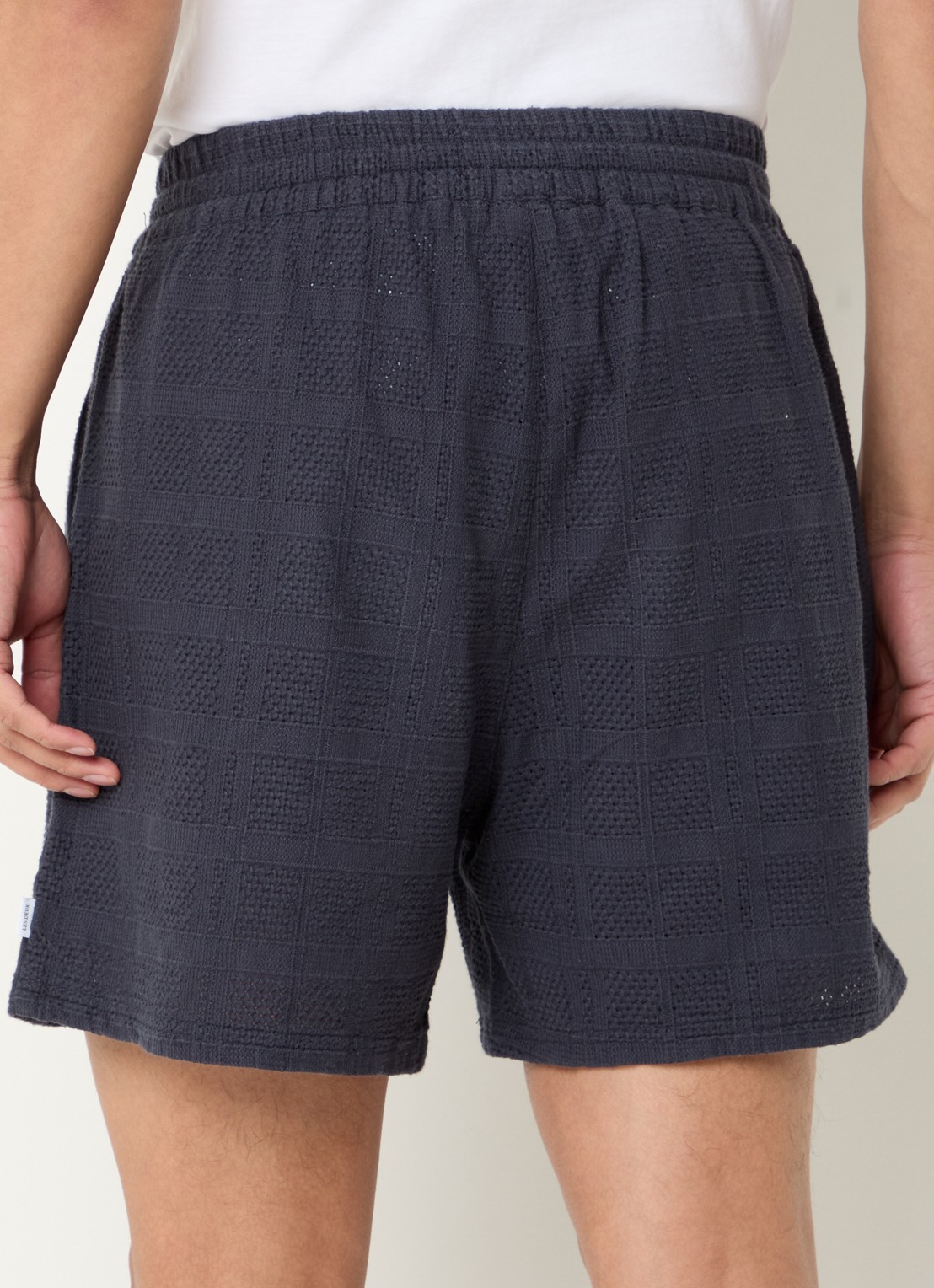 Les Deux Charlie straight fit korte broek met steekzakken  - achterkant 4 donkerblauw