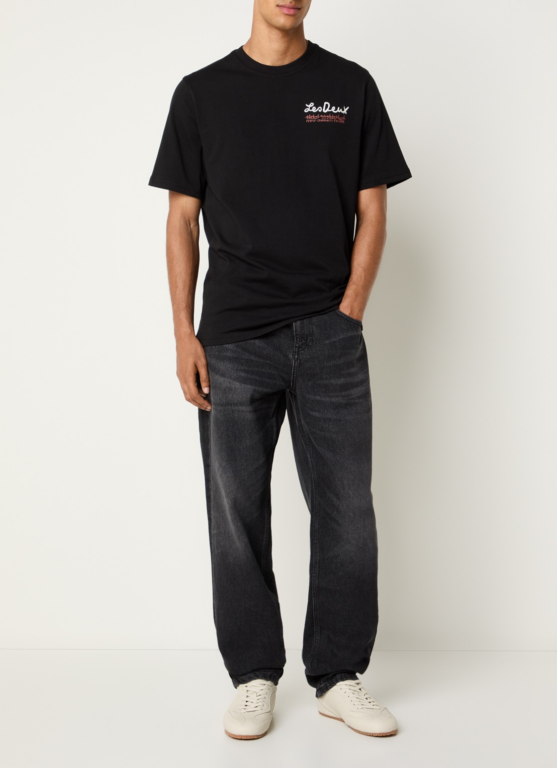 Les Deux Rural T-shirt met logoborduring en backprint - voorkant 3 zwart