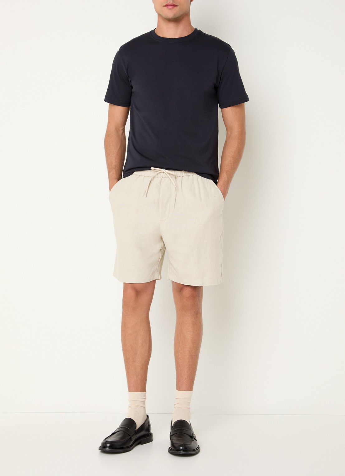Les Deux Straight fit korte broek in linnenblend met steekzakken - voorkant 2 zand