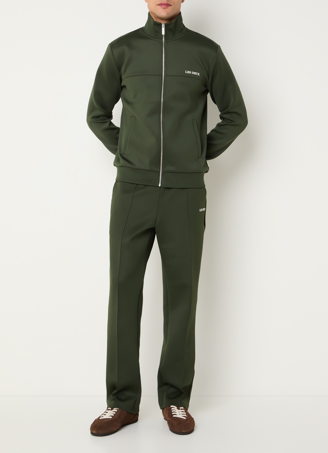 Les Deux Straight fit trainingsbroek met steekzakken en logo - voorkant 2 legergroen