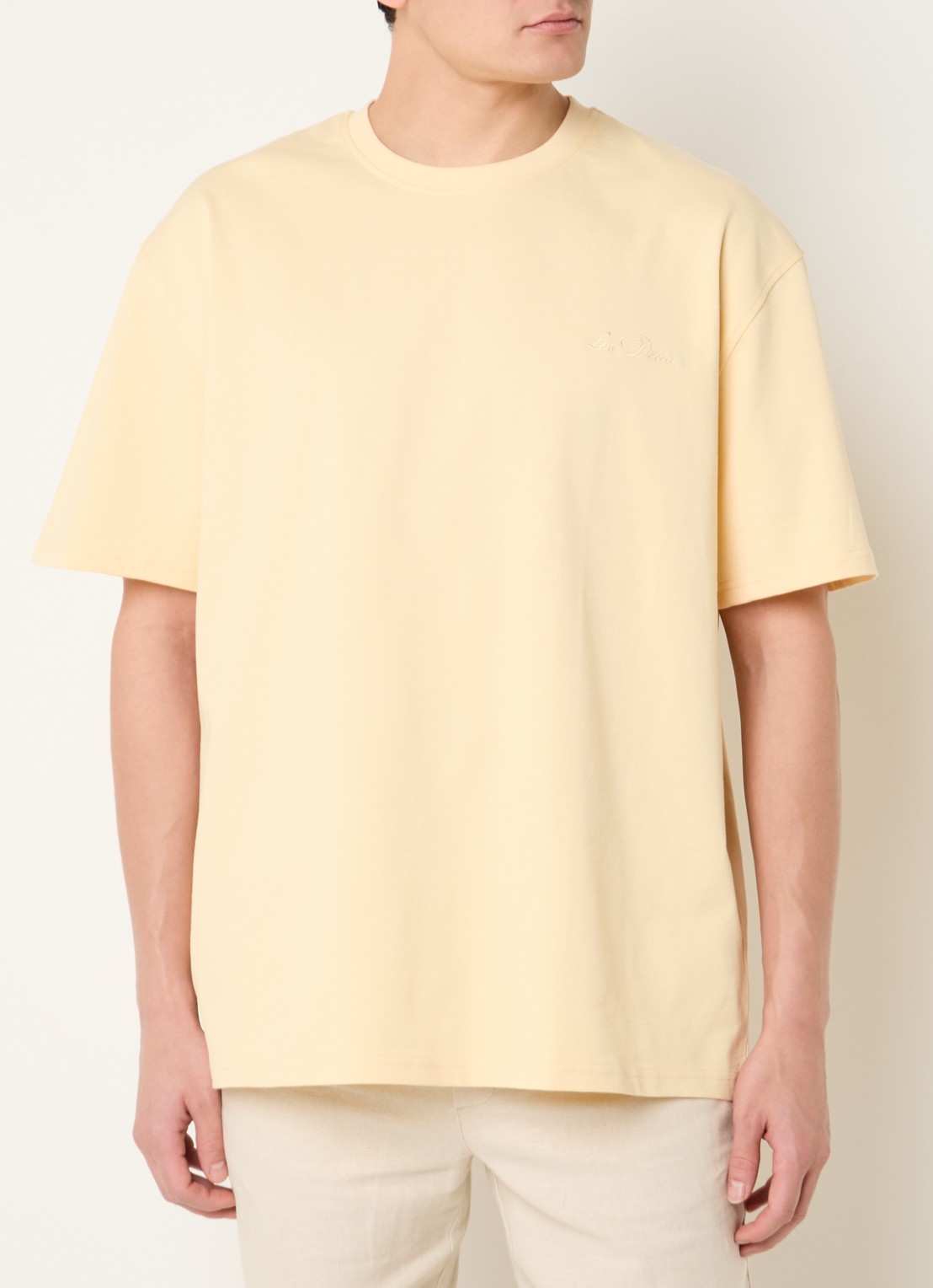 Les Deux T-shirt met logoborduring - detail geel