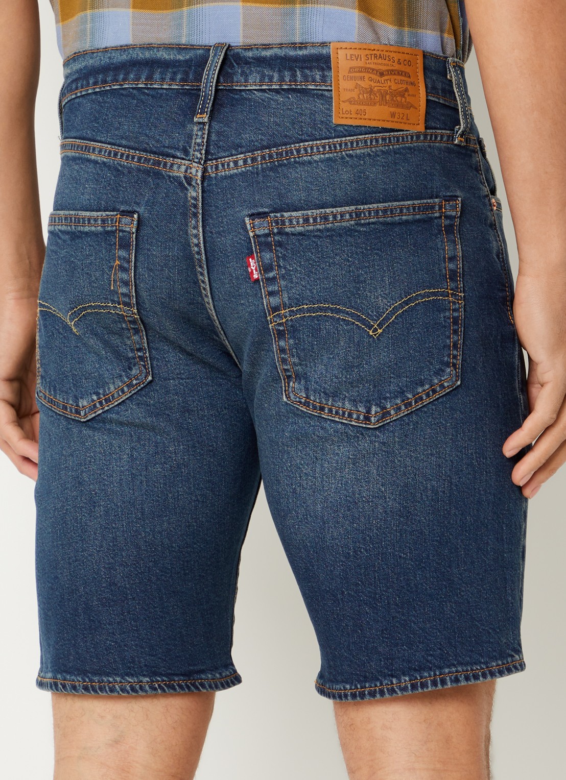 Levi's 405 slim fit korte broek van denim met donkere wassing - achterkant indigo
