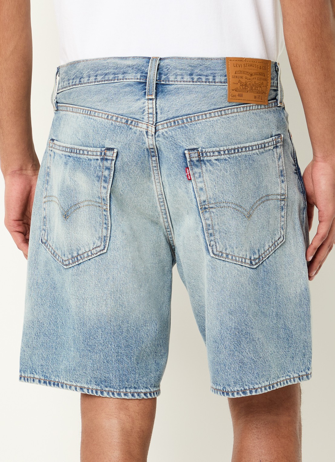 Levi's 468 straight fit korte broek van denim met steekzakken - achterkant indigo