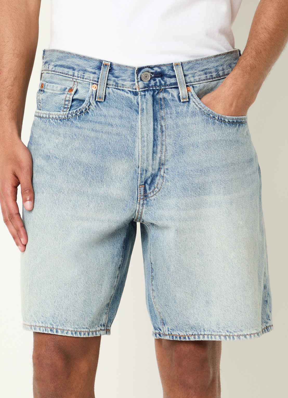 Levi's 468 straight fit korte broek van denim met steekzakken - detail 2 indigo