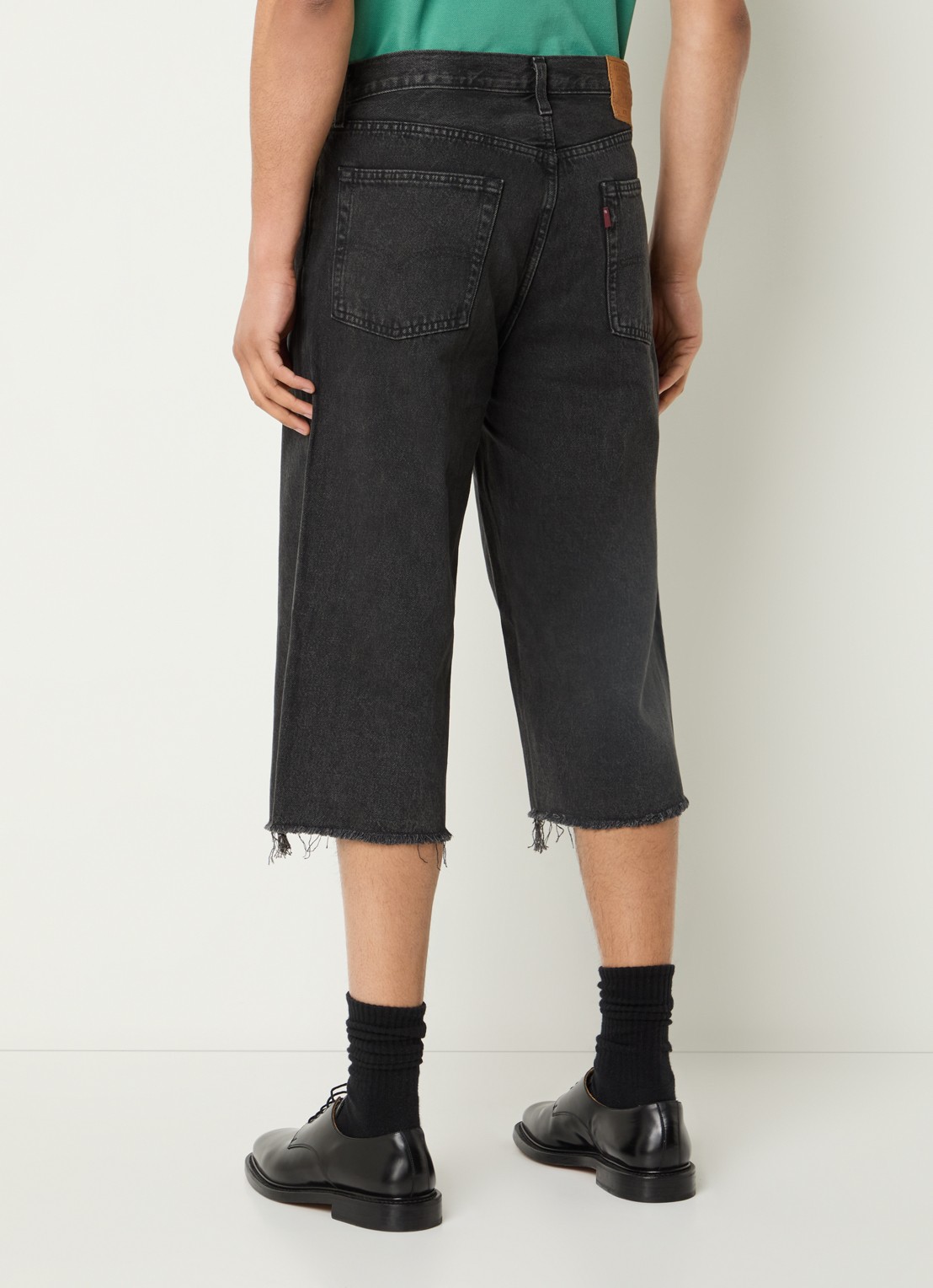 Levi's 478 loose fit korte broek van denim met gekleurde wassing - achterkant antraciet