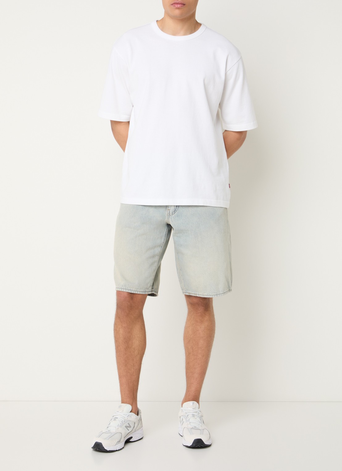 Levi's 478 loose fit korte broek van denim met lichte wassing - voorkant 3 indigo