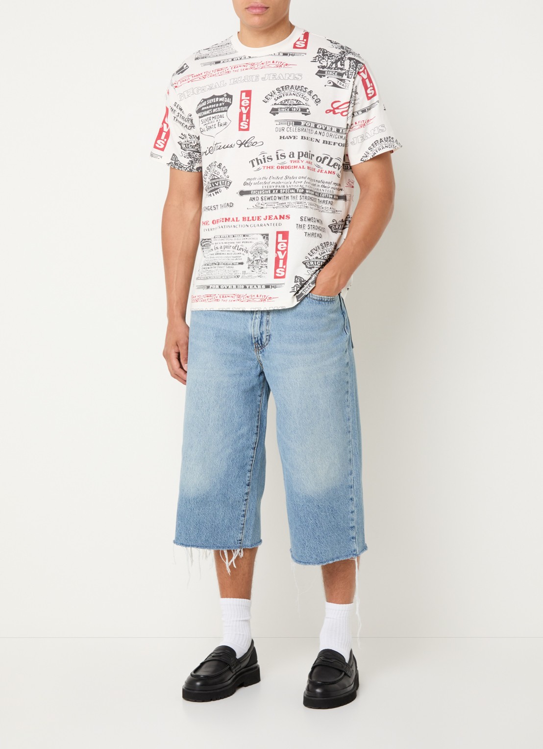 Levi's 478 wide fit korte broek van denim met lichte wassing - voorkant 4 indigo