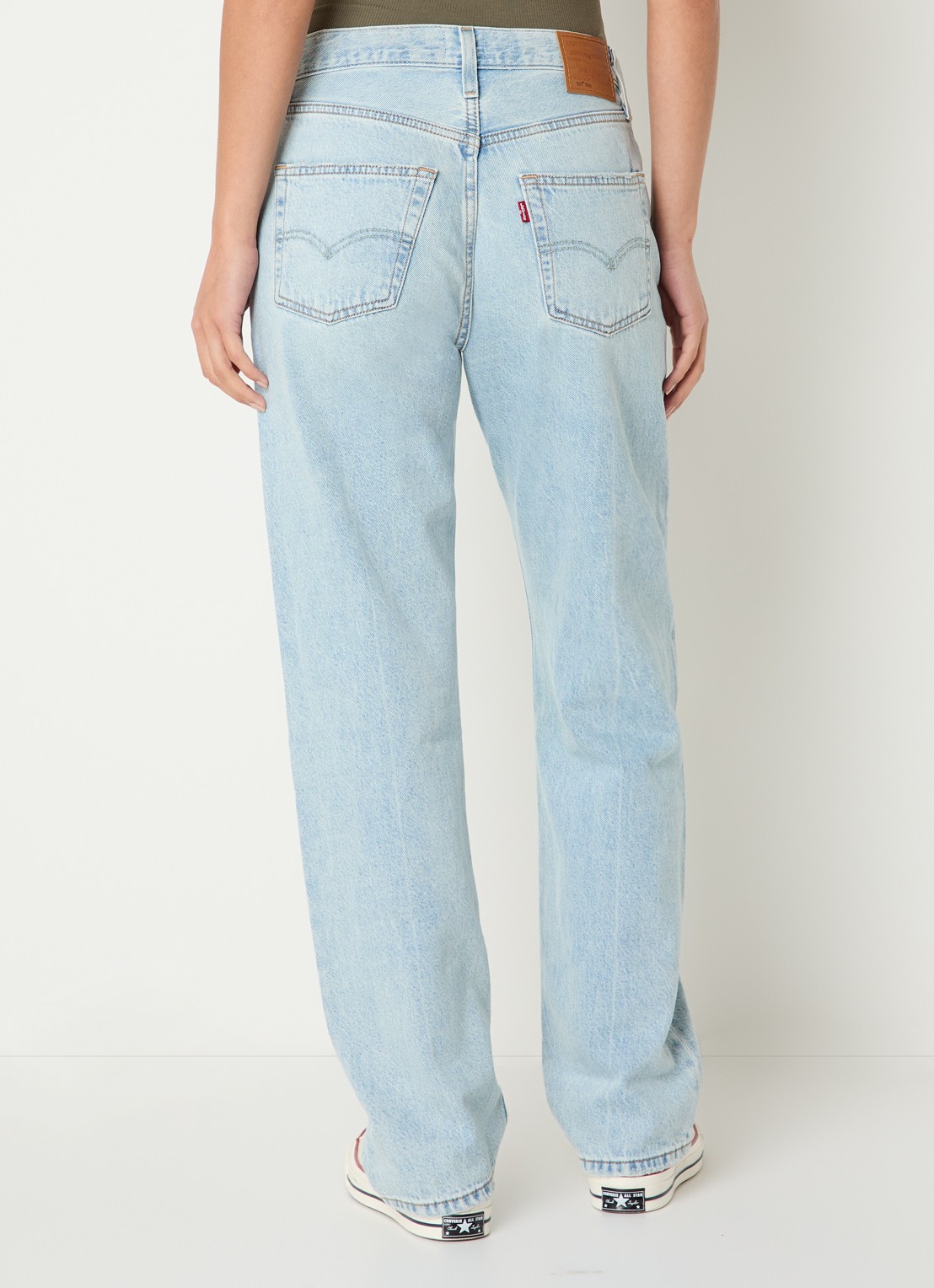 Levi's 501 90s mid waist straight leg jeans met lichte wassing - achterkant 5 indigo