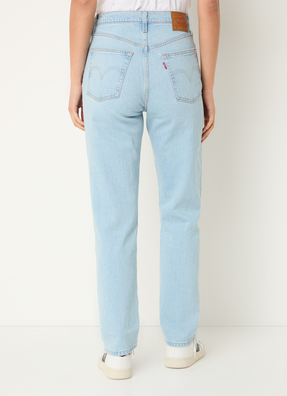 Levi's 501 high waist slim fit jeans met lichte wassing - achterkant indigo