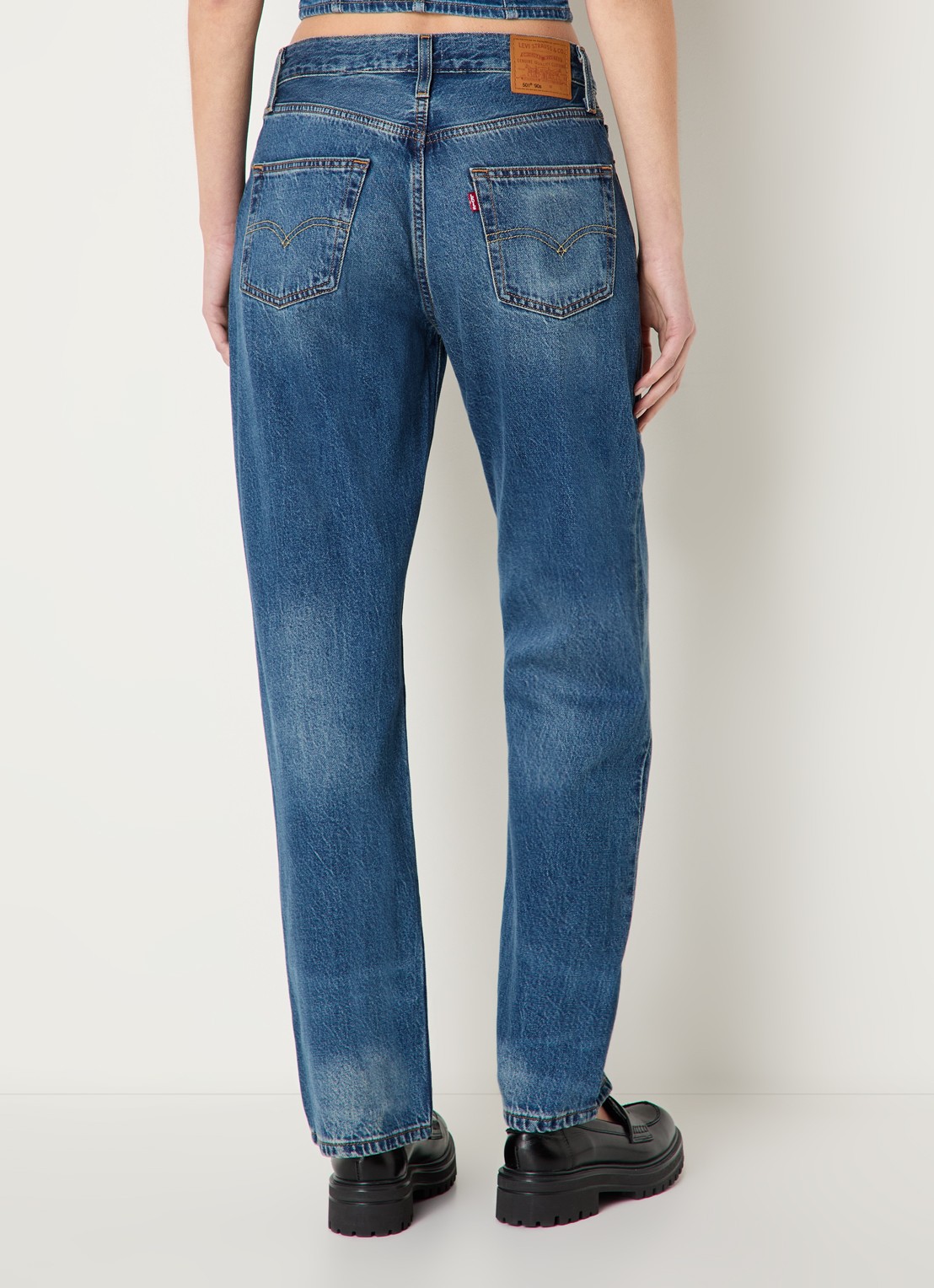 Levi's 501 high waist straight leg jeans met donkere wassing - achterkant indigo