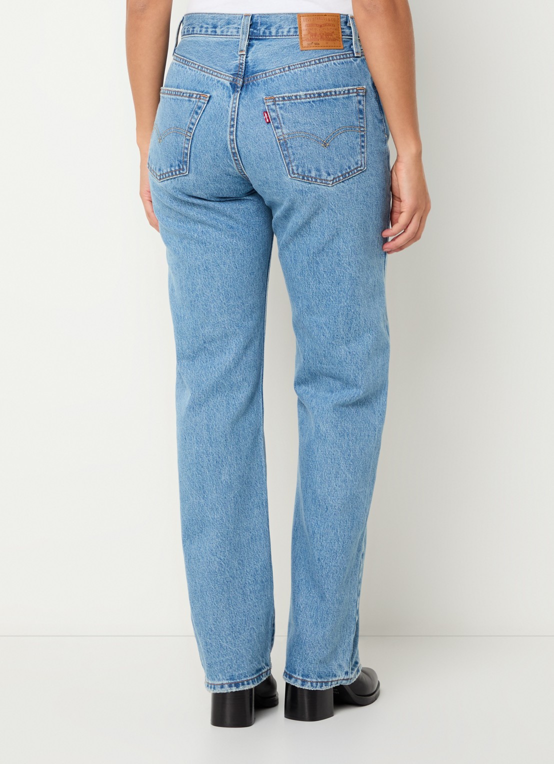 Levi's 501 high waist straight leg jeans met lichte wassing - achterkant 5 indigo