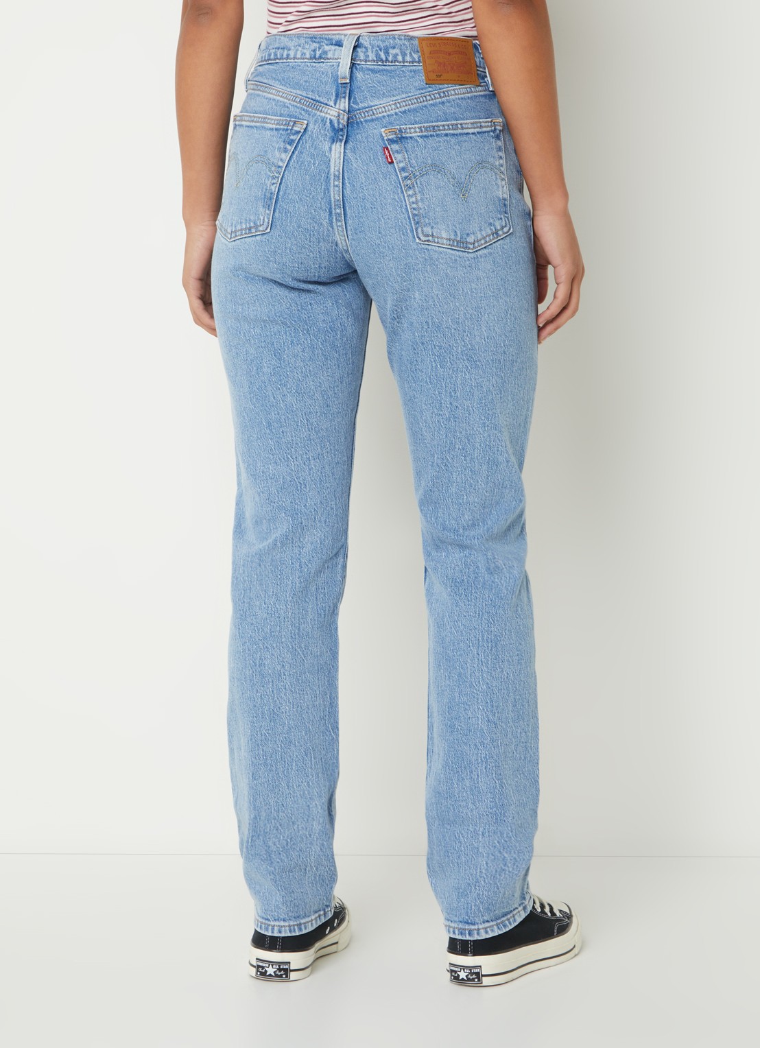 Levi's 501 high waist straight leg jeans met medium wassing - achterkant 5 indigo