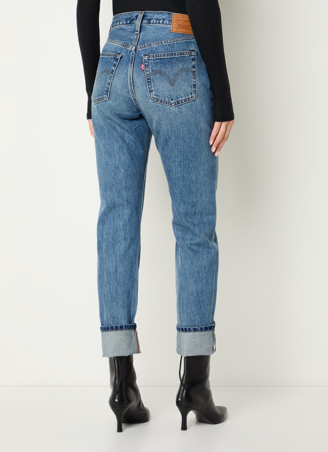 Levi's 501 high waist straight leg jeans met medium wassing - achterkant 5 indigo