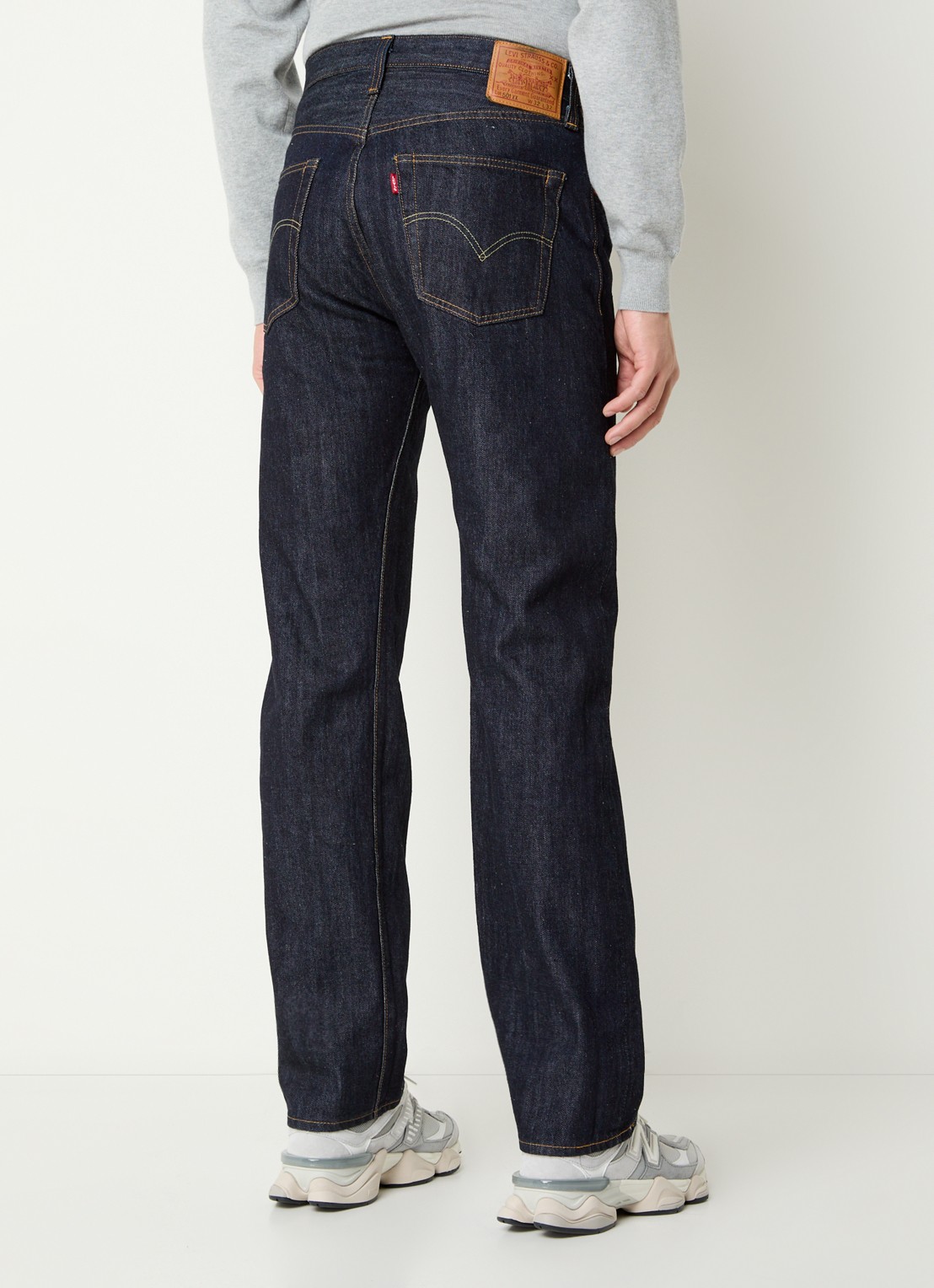 Levi's 501 straight leg jeans met donkere wassing - achterkant indigo