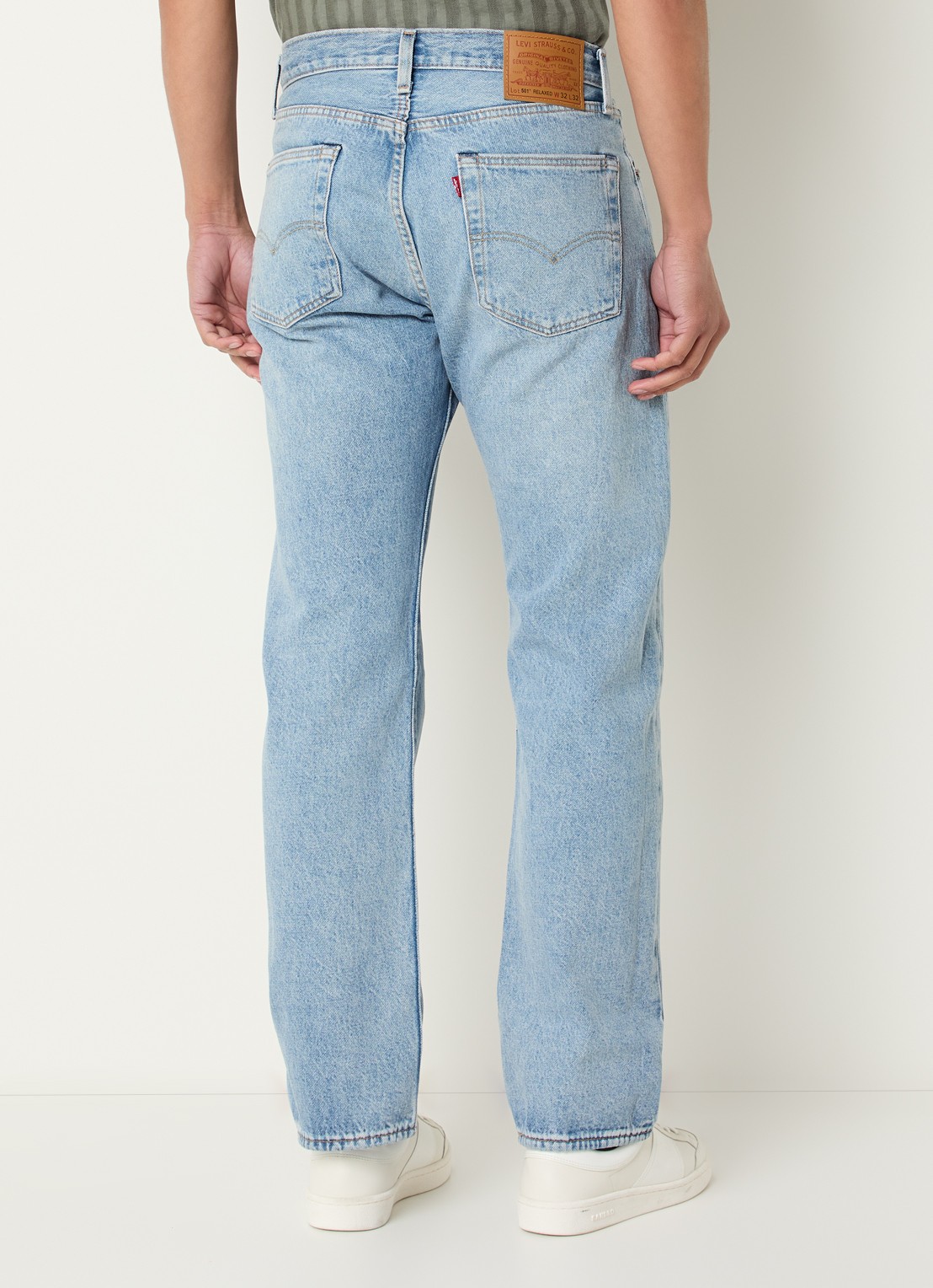 Levi's 501 straight leg jeans met lichte wassing - achterkant 3 indigo