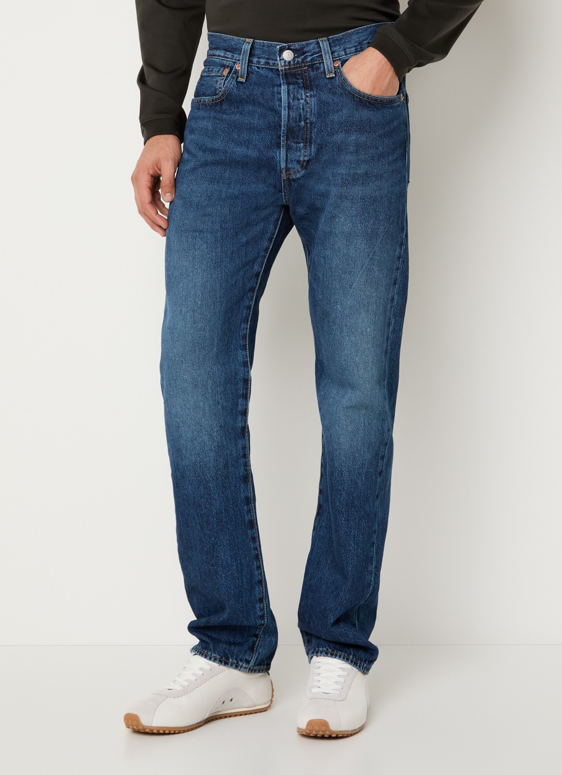 Levi's 501 straight leg jeans met medium wassing - detail indigo