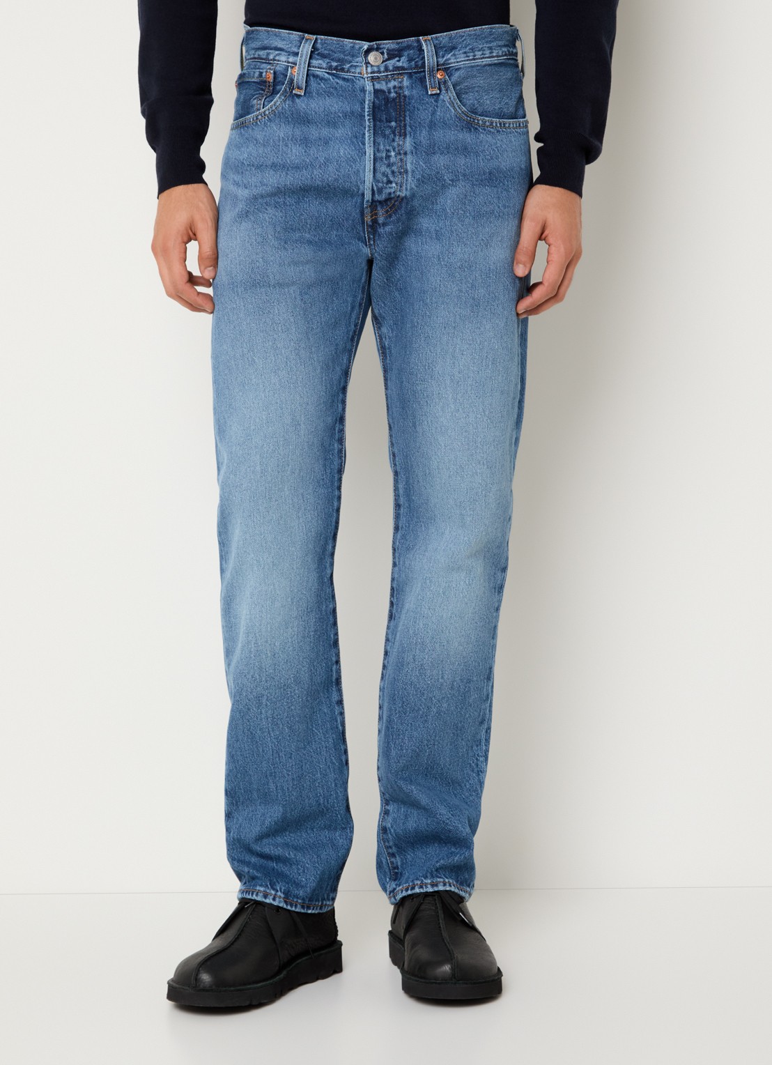 Levi's 501 straight leg jeans met medium wassing - detail 2 indigo