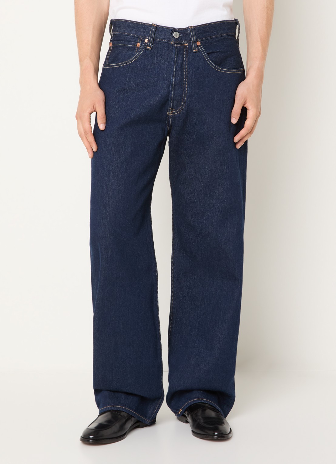 Levi's 501 wide leg jeans met donkere wassing  - detail 2 indigo
