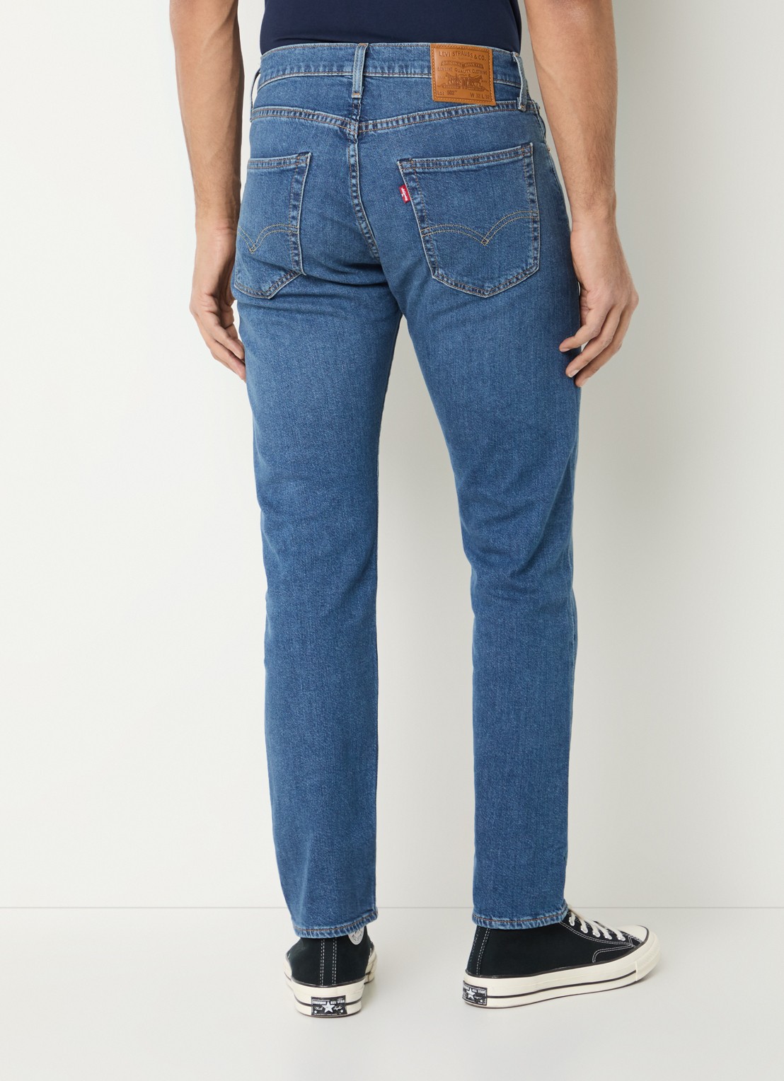 Levi's 502 skinny jeans met lichte wassing - achterkant 3 indigo