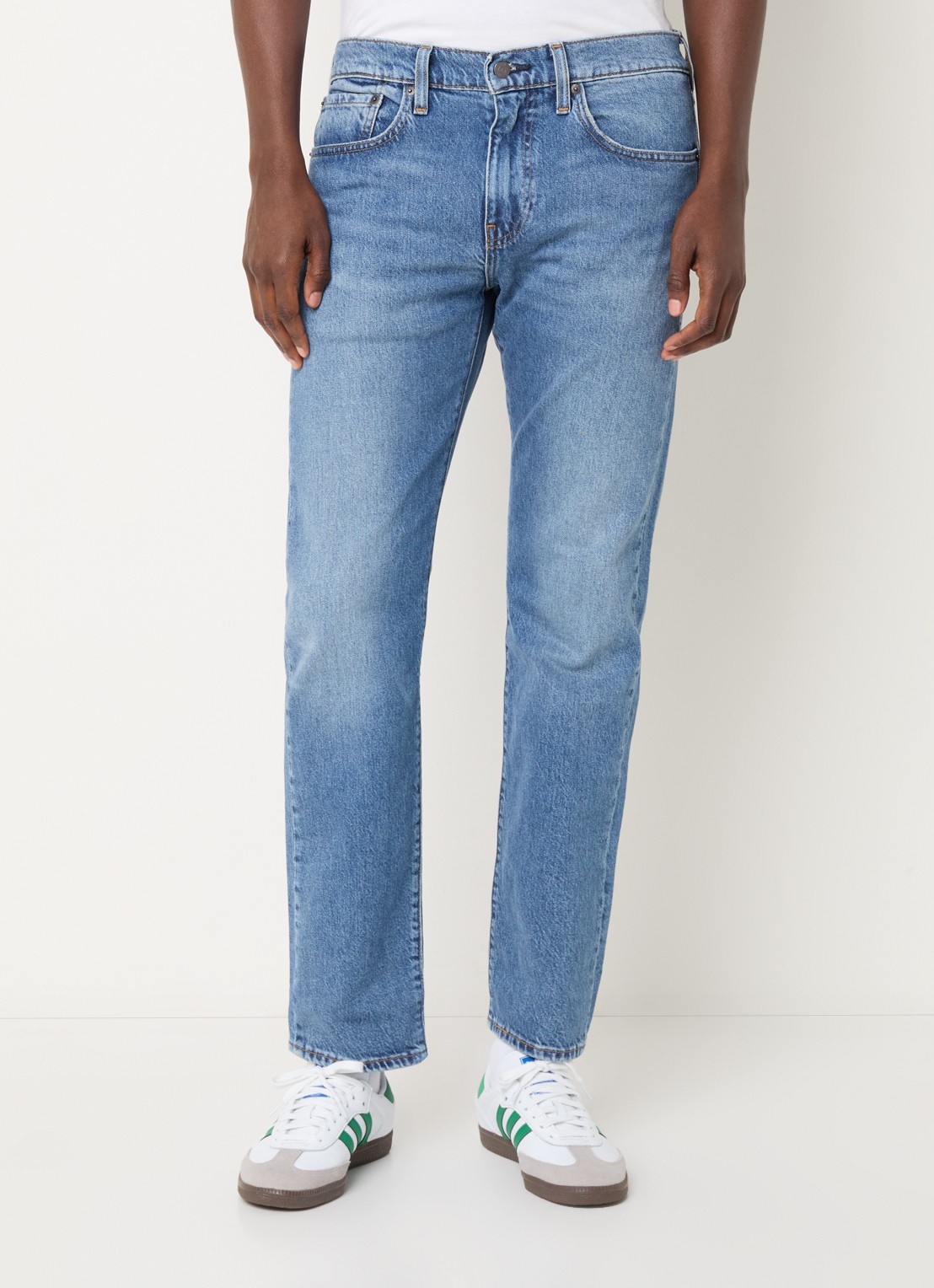 Levi's 502 tapered jeans  met medium wassing - detail indigo