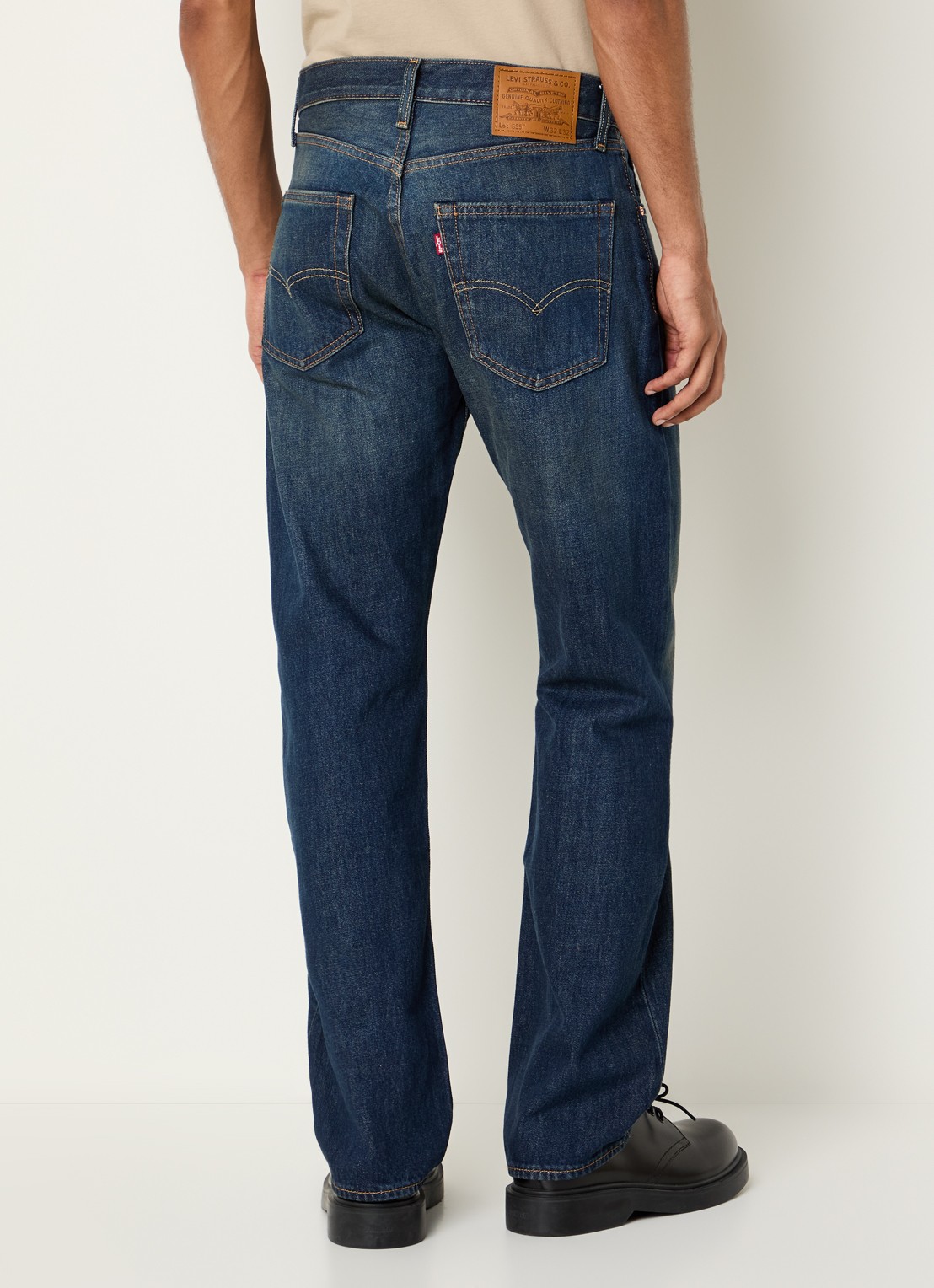 Levi's 555 straight leg jeans met donkere wassing - achterkant 3 indigo