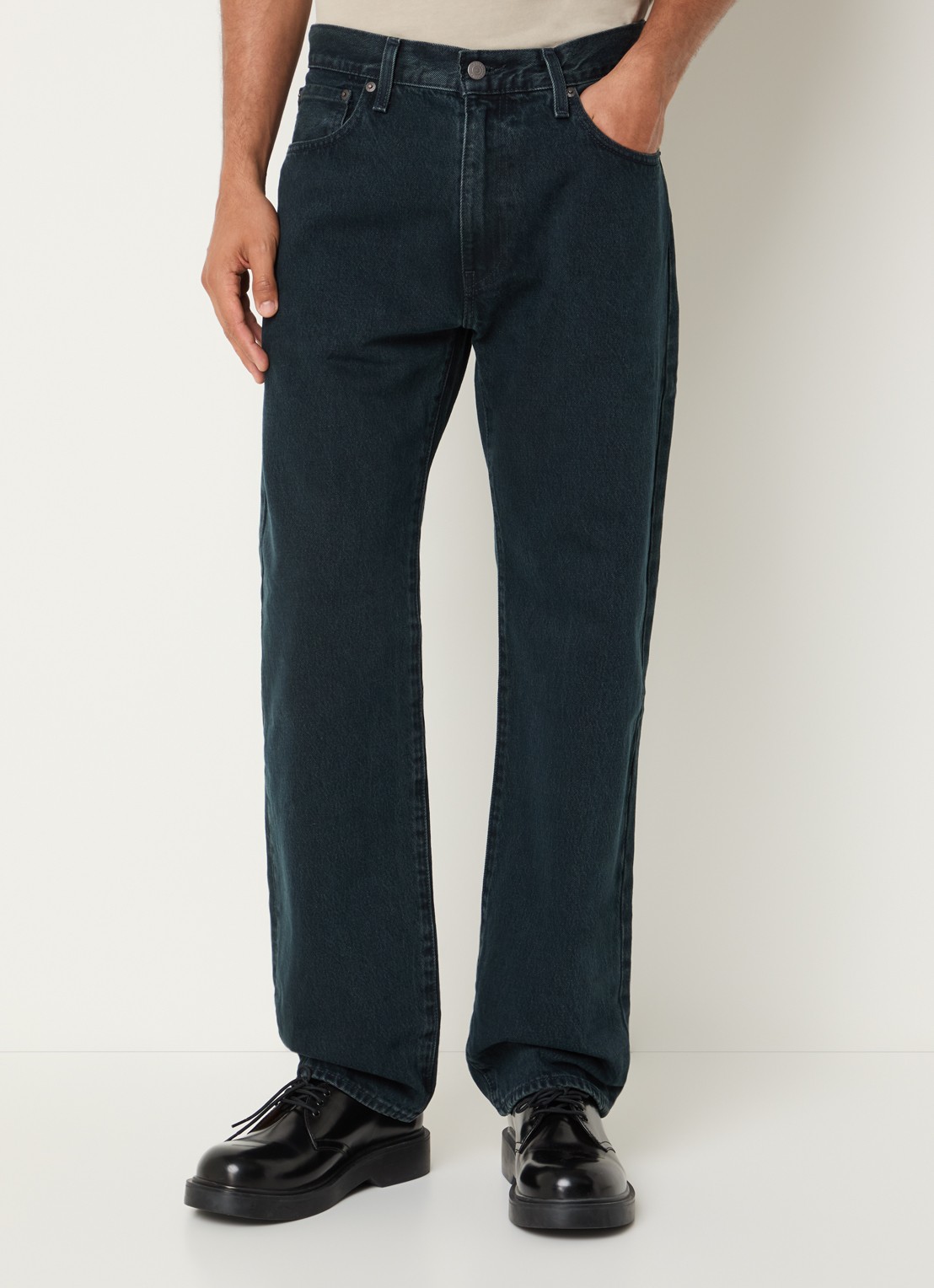 Levi's 555 straight leg jeans met donkere wassing - detail 4 indigo
